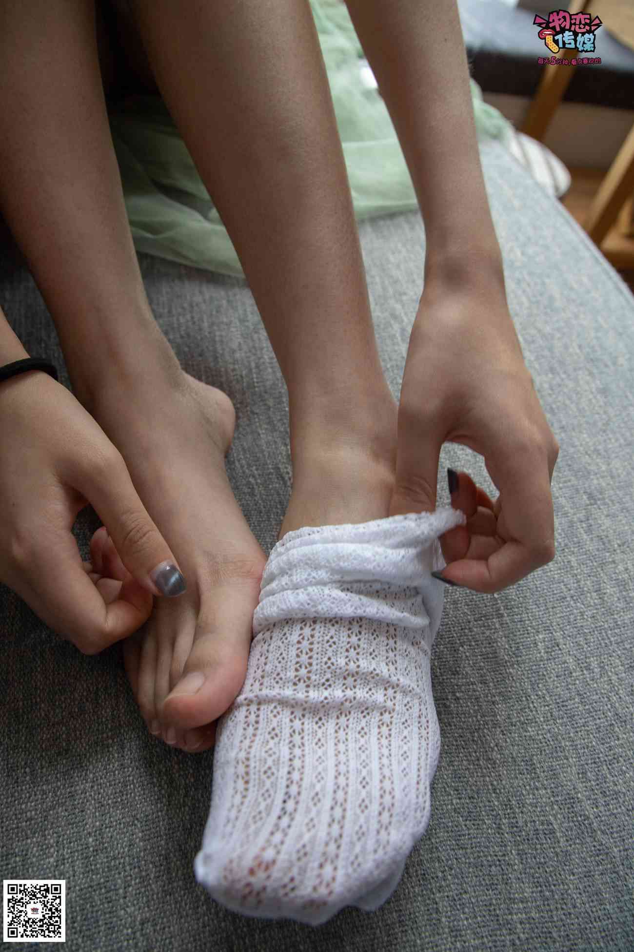 图片[71]-勿恋传媒 No.025 密桃成熟时,嫩绿纱裙搭配白色蕾SI袜,青涩又撩人 [211P] – 速更版-美库