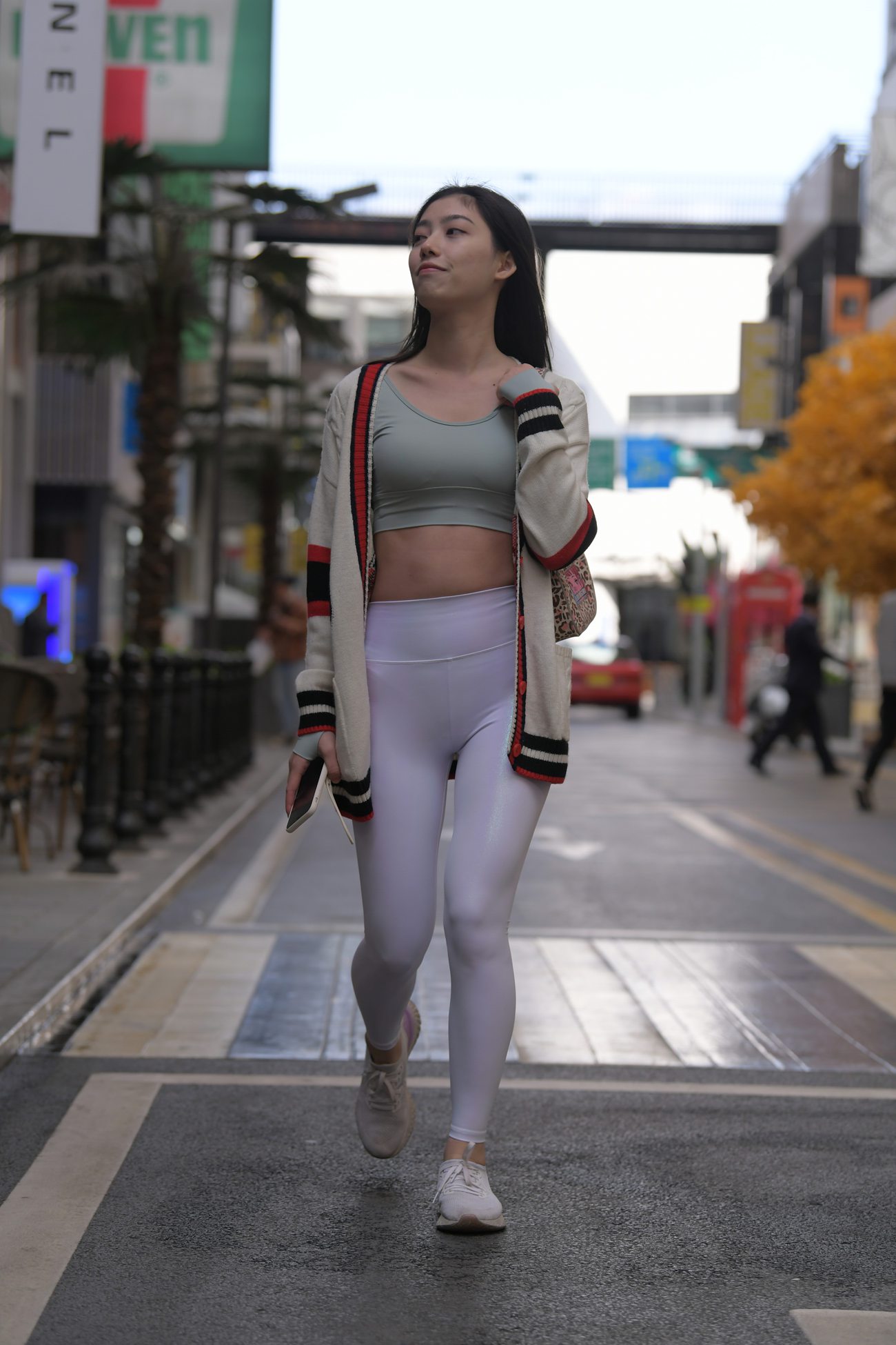 唯美街拍 NO.291 国色美图之闪闪发光的诱人紧身白裤（一） [80P] - 速更版-艺库