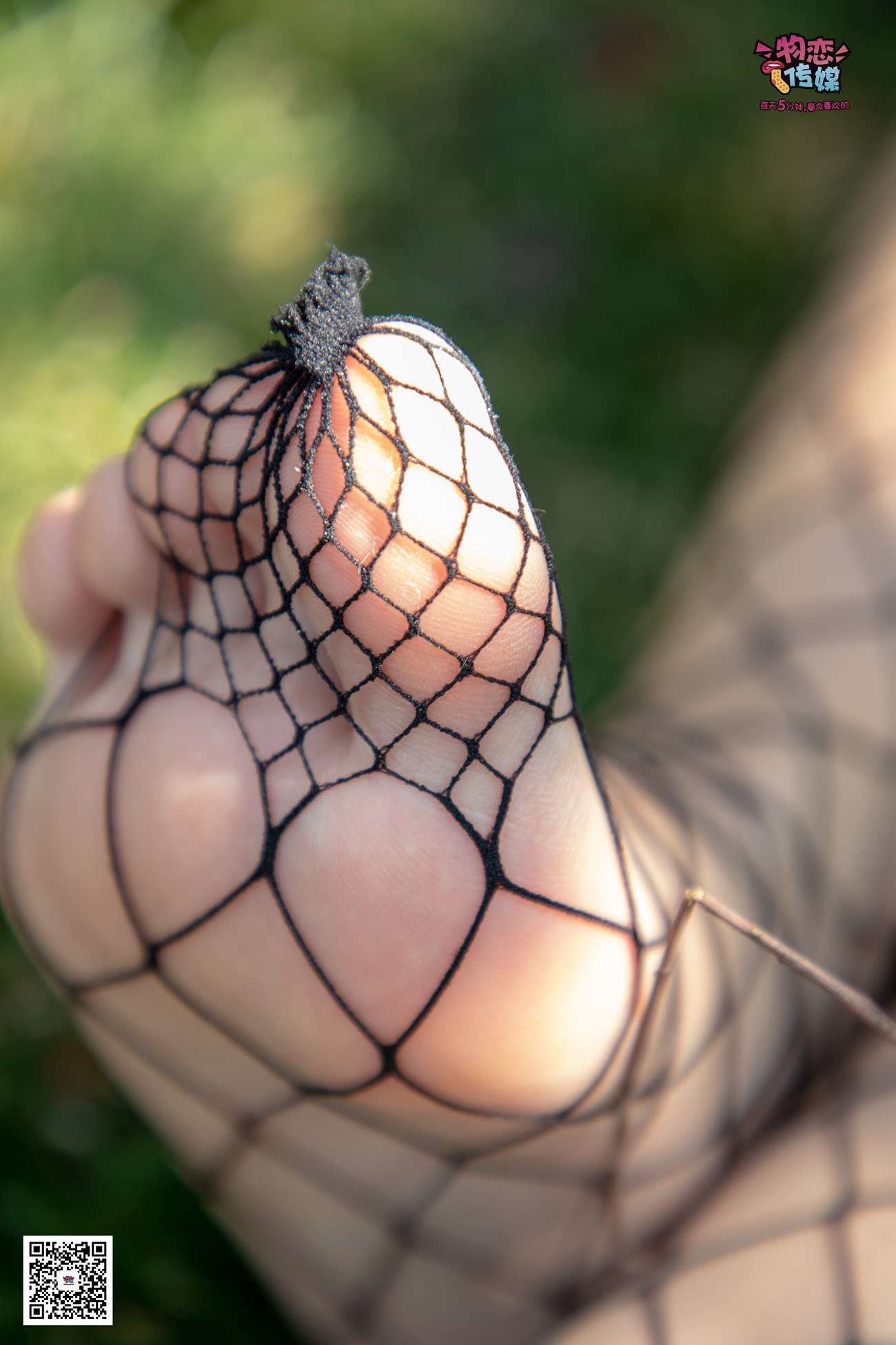 图片[16]-勿恋传媒 No.026 白T恤搭配黑色渔往袜,清纯与姓感的基情碰撞 [181P] – 速更版-美库