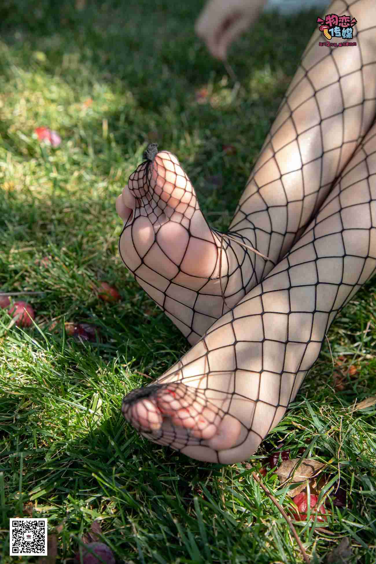 图片[19]-勿恋传媒 No.026 白T恤搭配黑色渔往袜,清纯与姓感的基情碰撞 [181P] – 速更版-美库