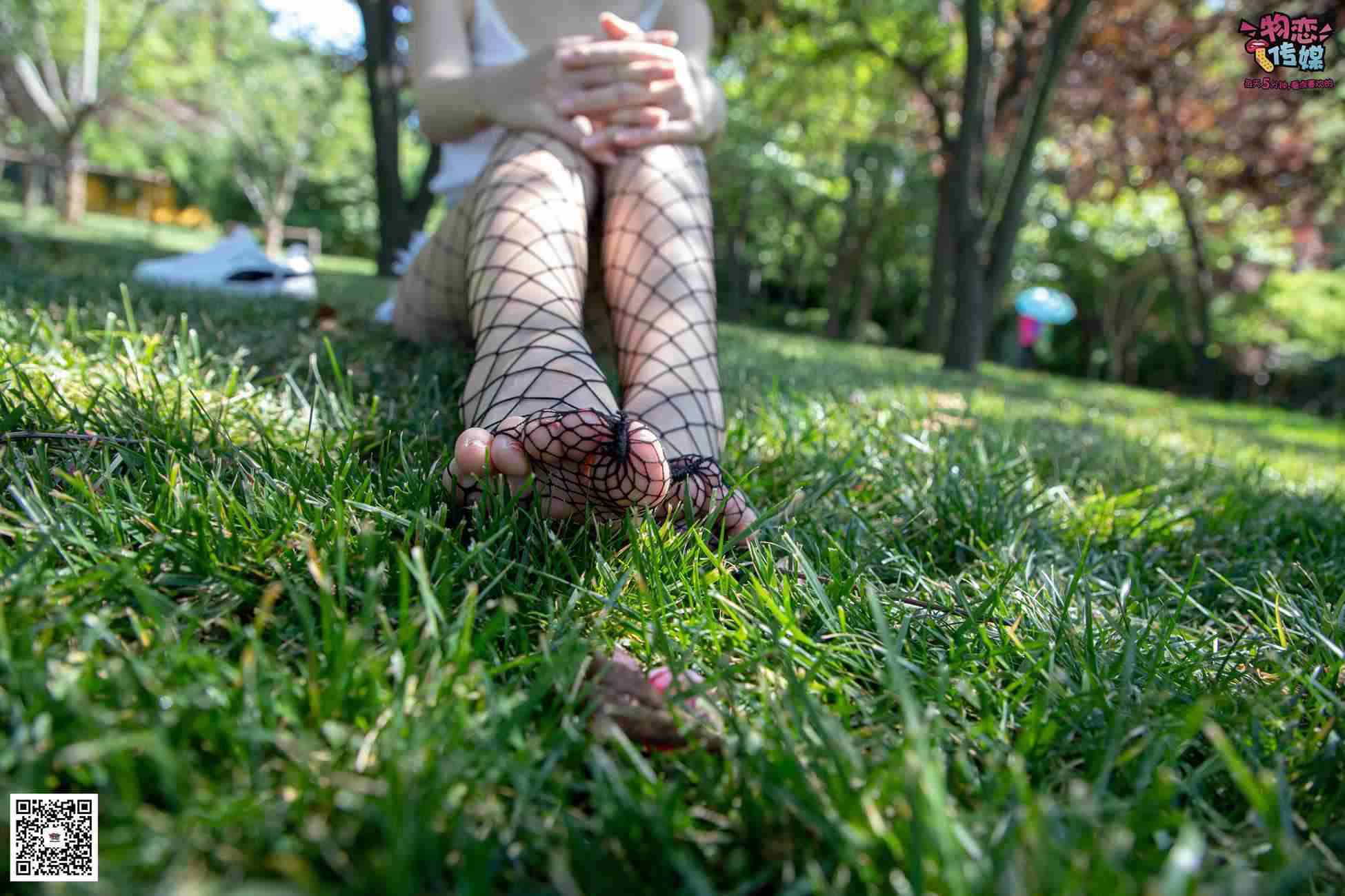 图片[33]-勿恋传媒 No.026 白T恤搭配黑色渔往袜,清纯与姓感的基情碰撞 [181P] – 速更版-美库