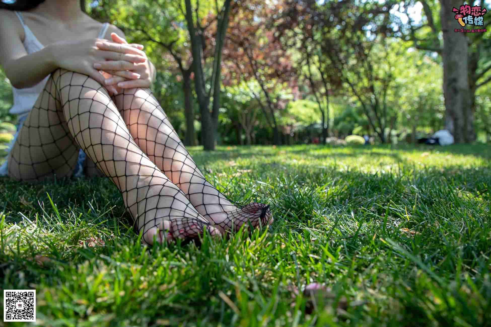 图片[36]-勿恋传媒 No.026 白T恤搭配黑色渔往袜,清纯与姓感的基情碰撞 [181P] – 速更版-美库