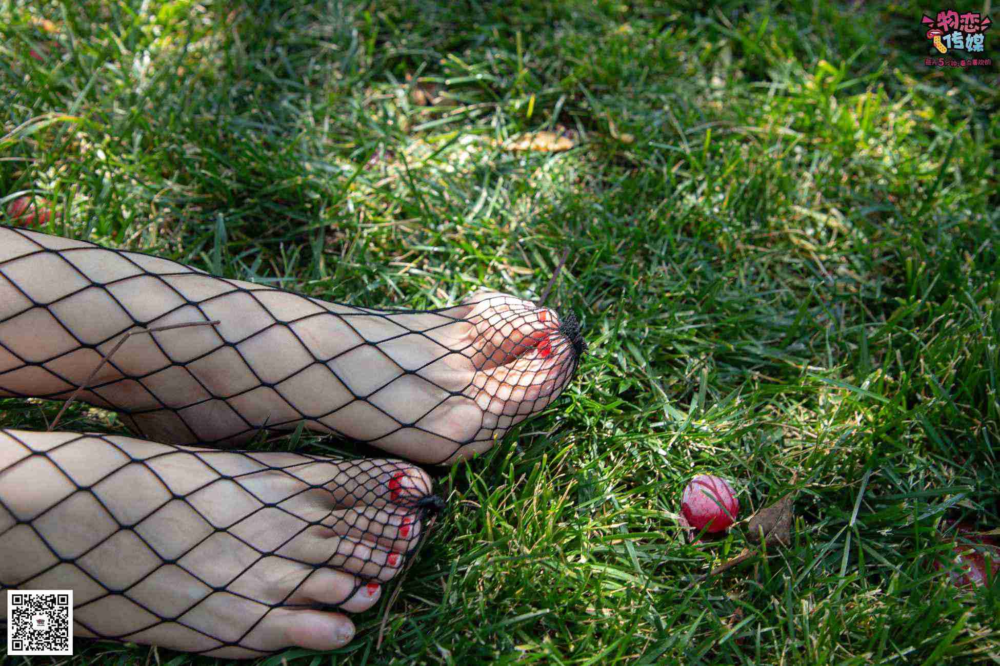 图片[38]-勿恋传媒 No.026 白T恤搭配黑色渔往袜,清纯与姓感的基情碰撞 [181P] – 速更版-美库