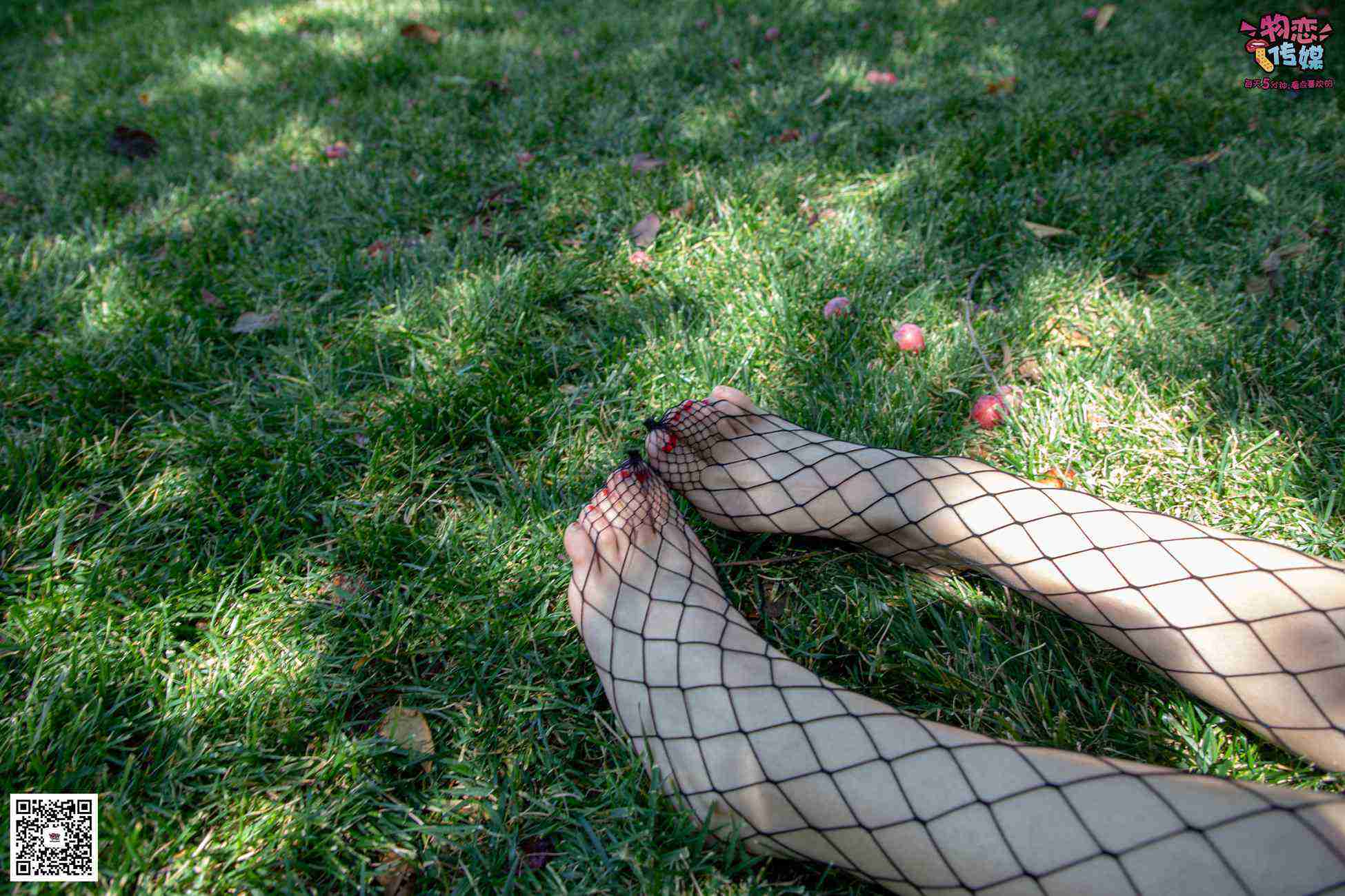 图片[57]-勿恋传媒 No.026 白T恤搭配黑色渔往袜,清纯与姓感的基情碰撞 [181P] – 速更版-美库