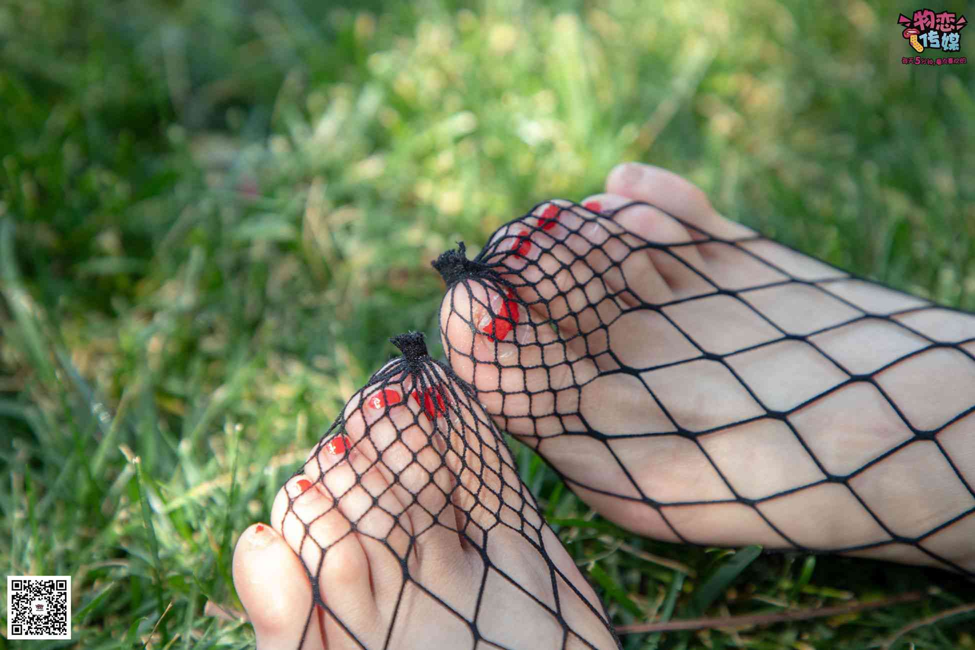 图片[58]-勿恋传媒 No.026 白T恤搭配黑色渔往袜,清纯与姓感的基情碰撞 [181P] – 速更版-美库