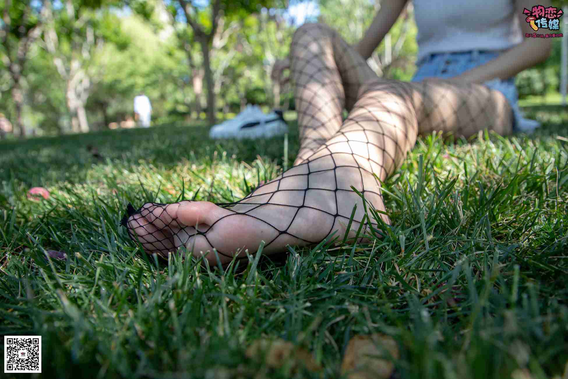 图片[66]-勿恋传媒 No.026 白T恤搭配黑色渔往袜,清纯与姓感的基情碰撞 [181P] – 速更版-美库