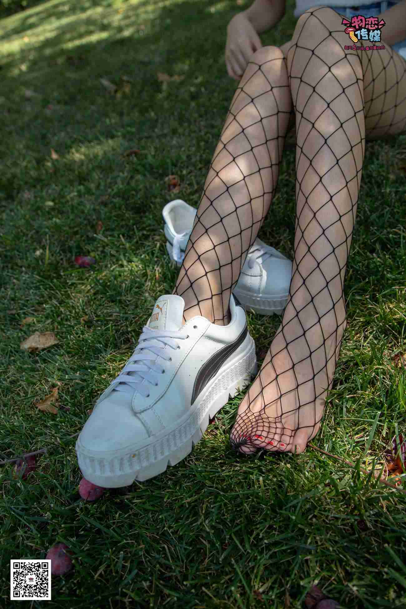 图片[87]-勿恋传媒 No.026 白T恤搭配黑色渔往袜,清纯与姓感的基情碰撞 [181P] – 速更版-美库
