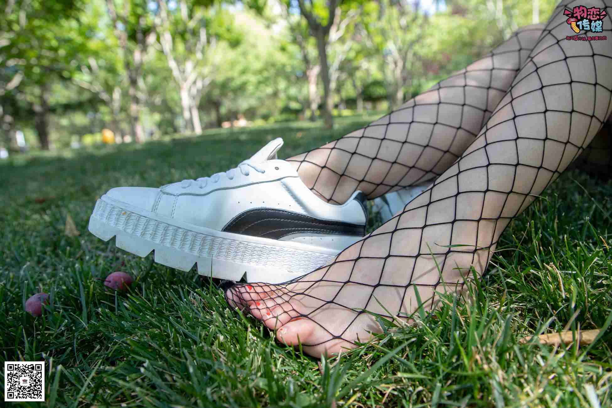 图片[88]-勿恋传媒 No.026 白T恤搭配黑色渔往袜,清纯与姓感的基情碰撞 [181P] – 速更版-美库