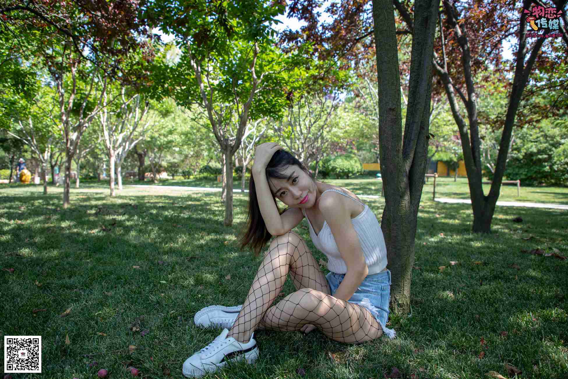 图片[126]-勿恋传媒 No.026 白T恤搭配黑色渔往袜,清纯与姓感的基情碰撞 [181P] – 速更版-美库