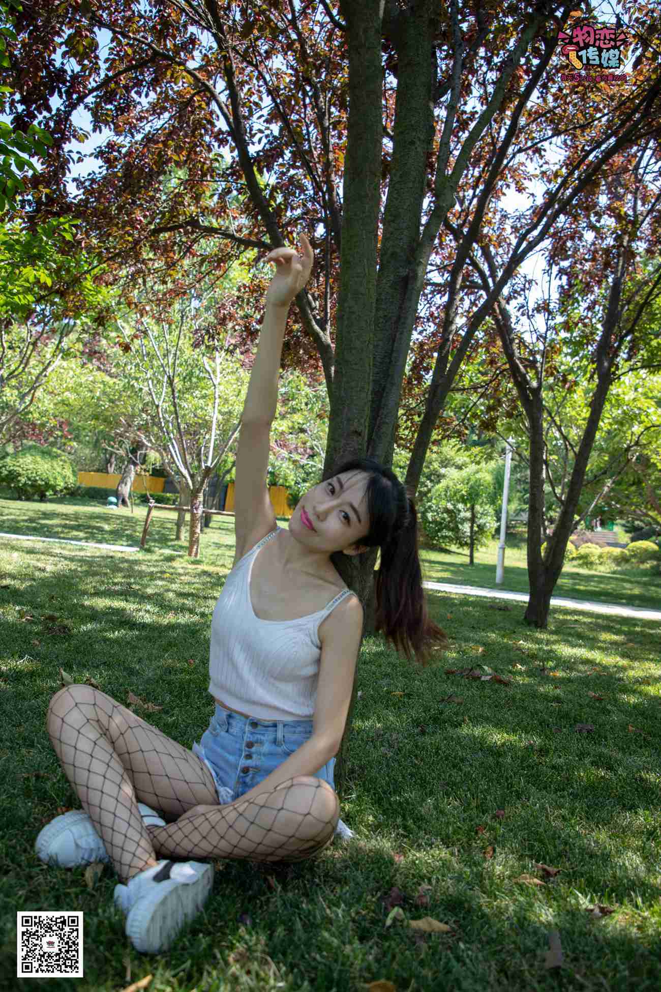 图片[129]-勿恋传媒 No.026 白T恤搭配黑色渔往袜,清纯与姓感的基情碰撞 [181P] – 速更版-美库