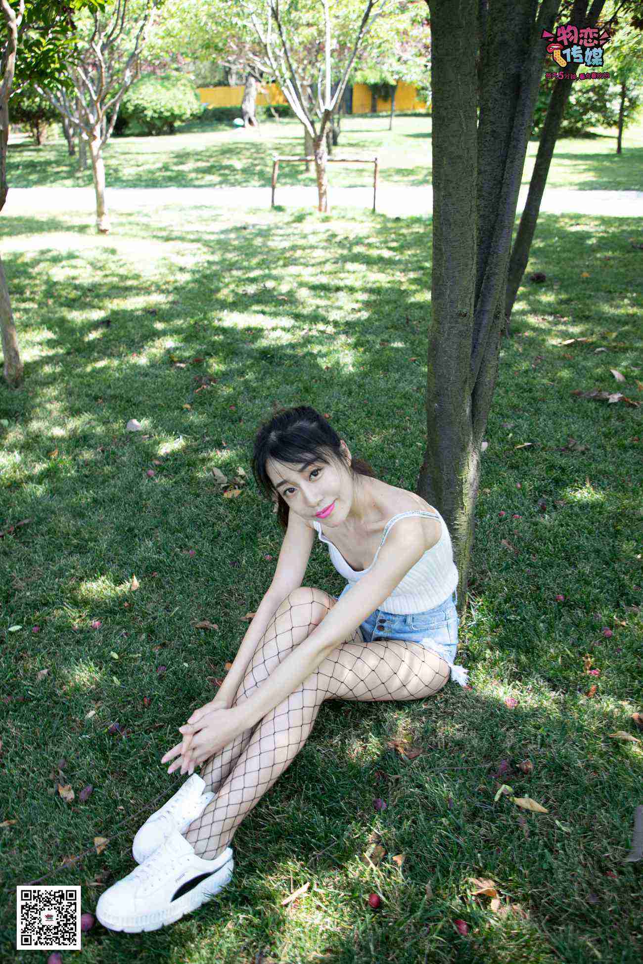 图片[131]-勿恋传媒 No.026 白T恤搭配黑色渔往袜,清纯与姓感的基情碰撞 [181P] – 速更版-美库