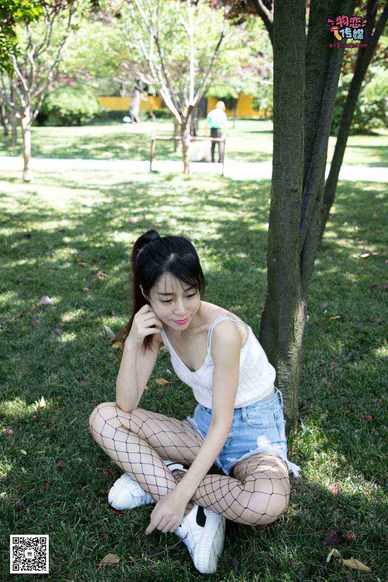 图片[137]-勿恋传媒 No.026 白T恤搭配黑色渔往袜,清纯与姓感的基情碰撞 [181P] – 速更版-美库