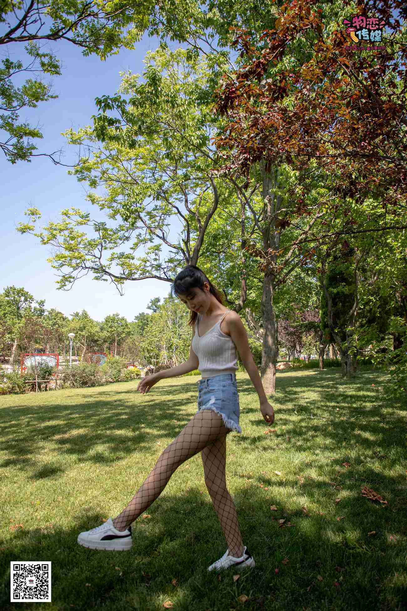 图片[153]-勿恋传媒 No.026 白T恤搭配黑色渔往袜,清纯与姓感的基情碰撞 [181P] – 速更版-美库