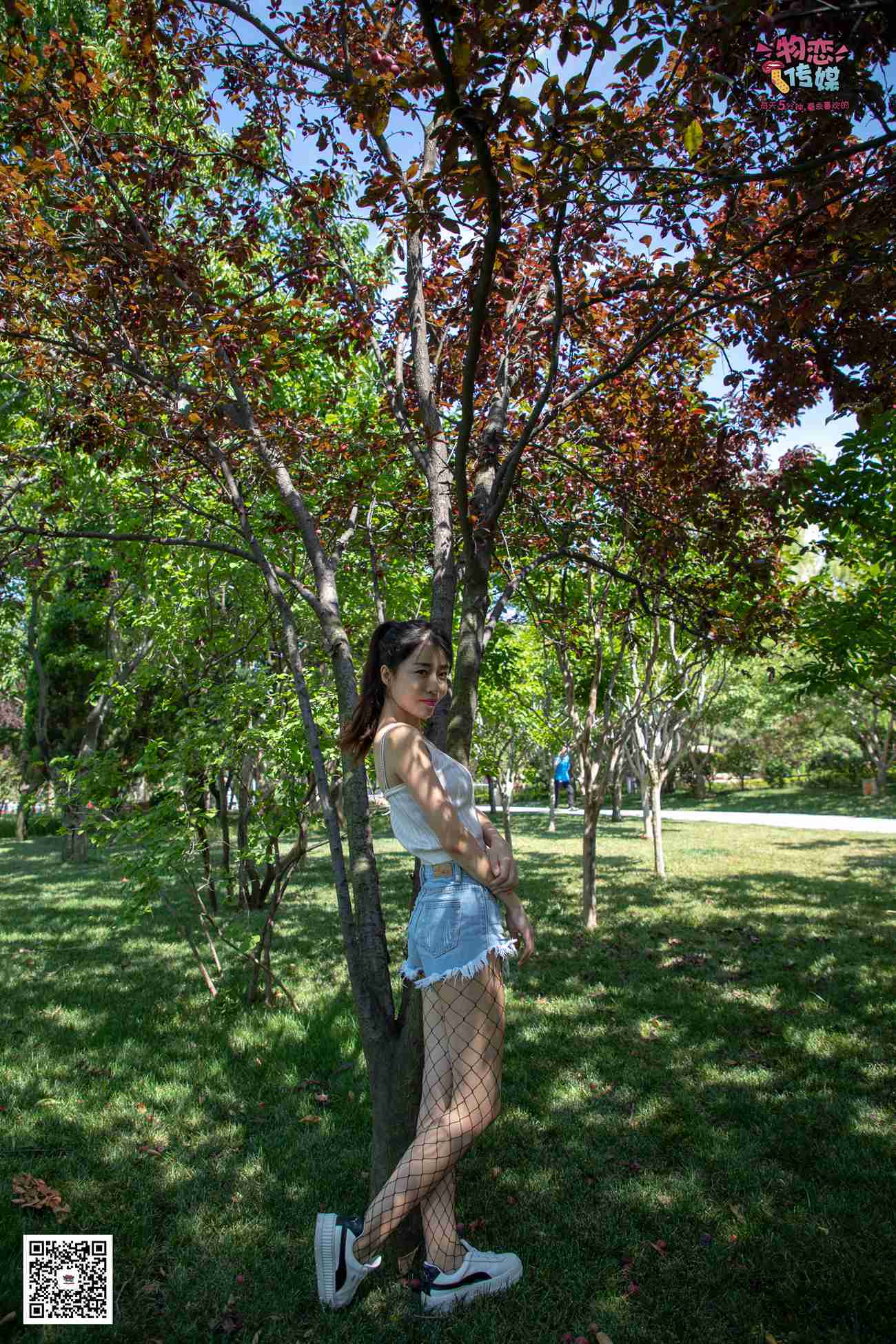 图片[158]-勿恋传媒 No.026 白T恤搭配黑色渔往袜,清纯与姓感的基情碰撞 [181P] – 速更版-美库