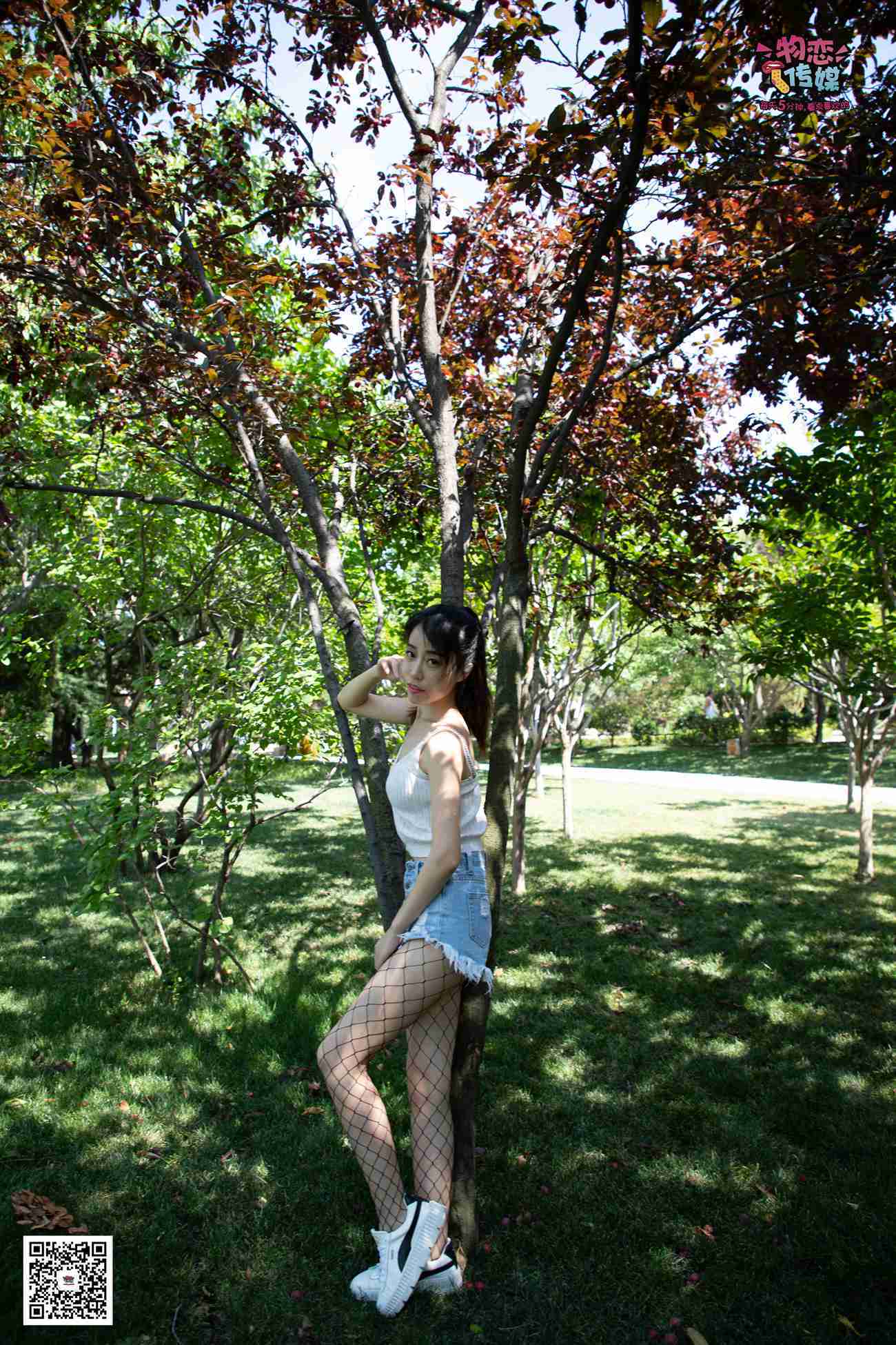 图片[159]-勿恋传媒 No.026 白T恤搭配黑色渔往袜,清纯与姓感的基情碰撞 [181P] – 速更版-美库