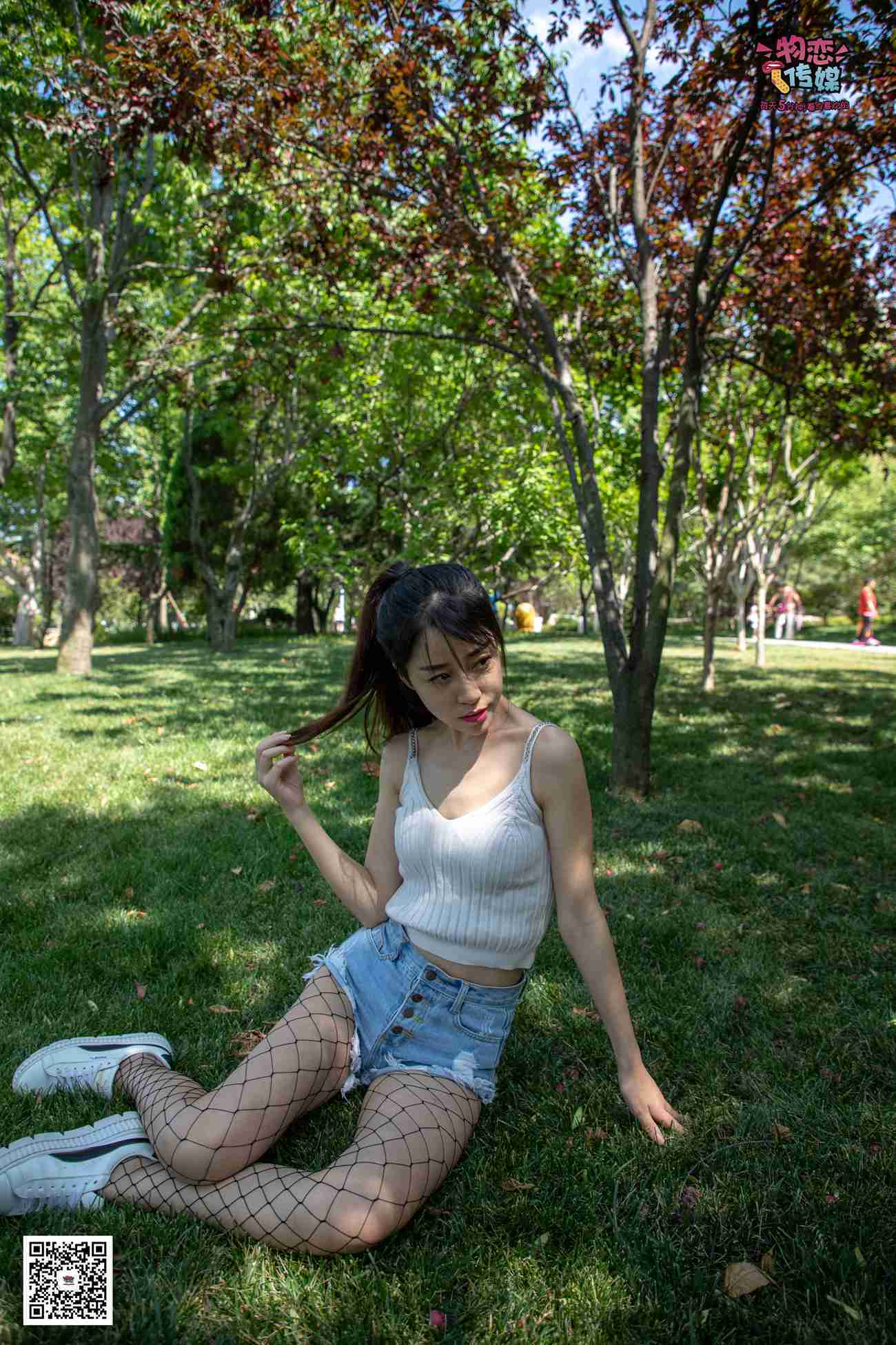 图片[162]-勿恋传媒 No.026 白T恤搭配黑色渔往袜,清纯与姓感的基情碰撞 [181P] – 速更版-美库