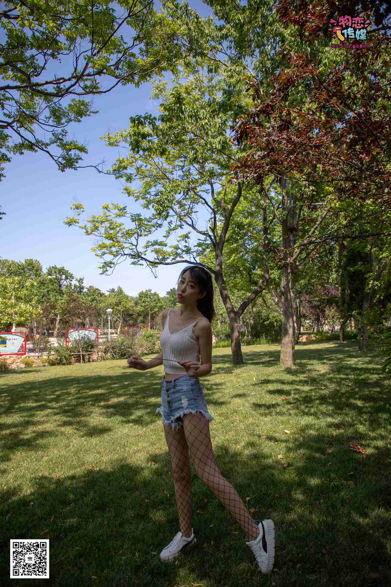 图片[163]-勿恋传媒 No.026 白T恤搭配黑色渔往袜,清纯与姓感的基情碰撞 [181P] – 速更版-美库