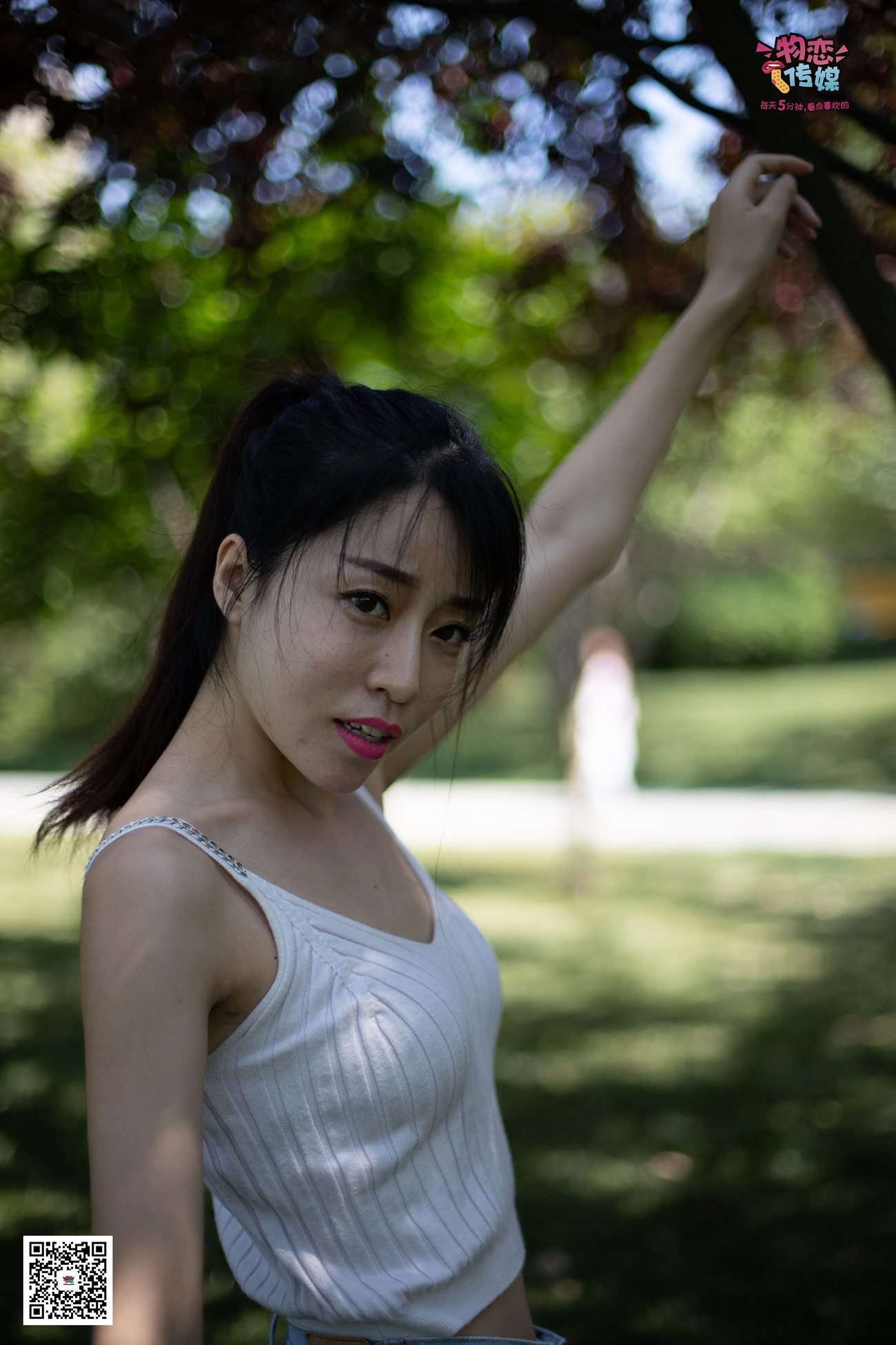 图片[168]-勿恋传媒 No.026 白T恤搭配黑色渔往袜,清纯与姓感的基情碰撞 [181P] – 速更版-美库