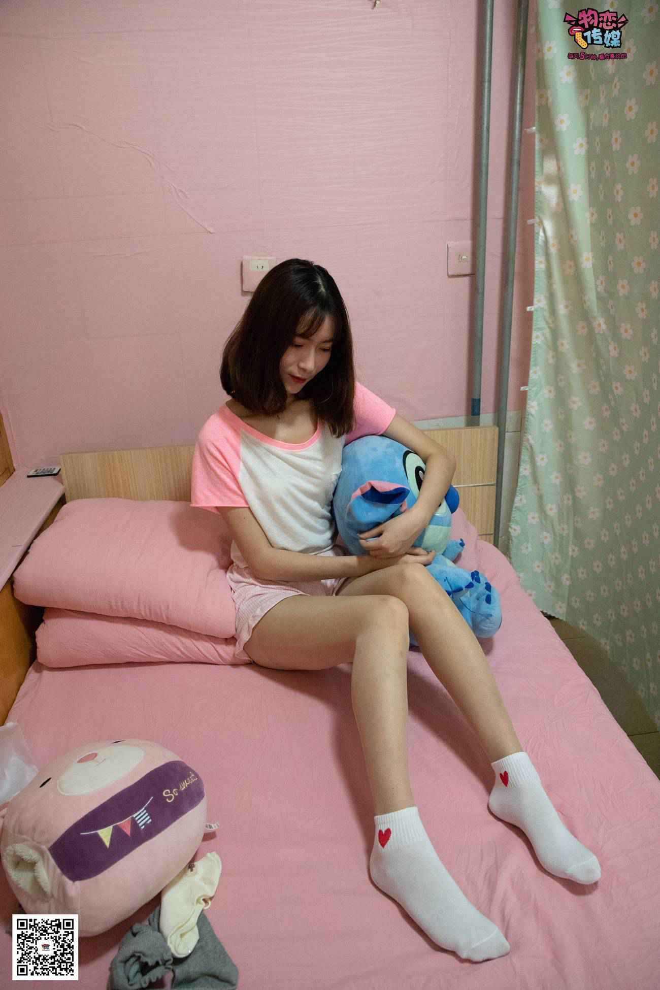 图片[211]-物恋传媒 NO.028 送你我的心,探秘猫耳闺房,纯棉睡衣搭配肉丝和爱心棉袜 [281P] – 速更版-美库