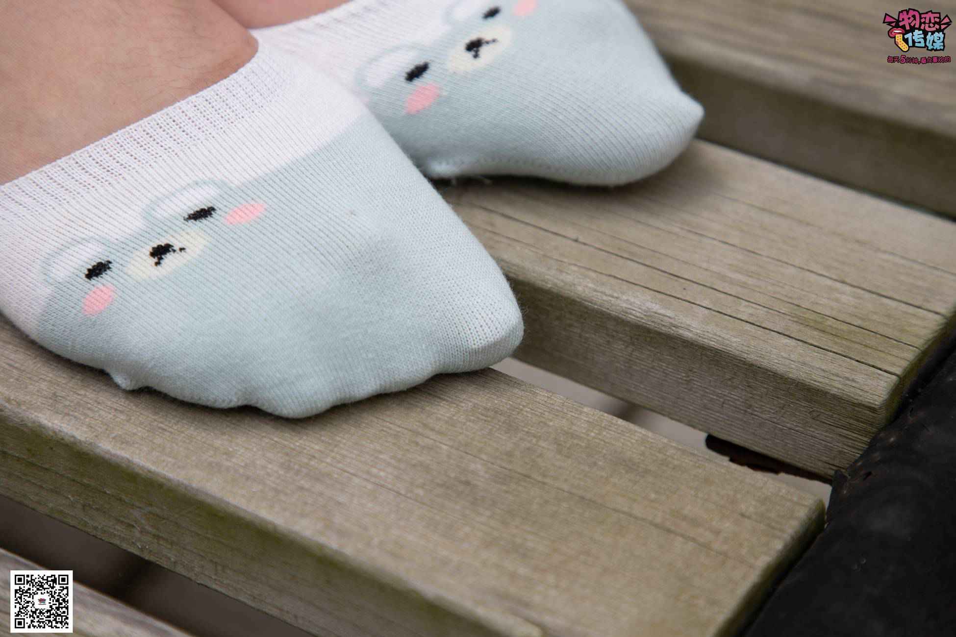 图片[14]-勿恋传媒 No.029 00后大二大眼睛女生哦。肉丝和小脚丫登场[154P] – 速更版-美库