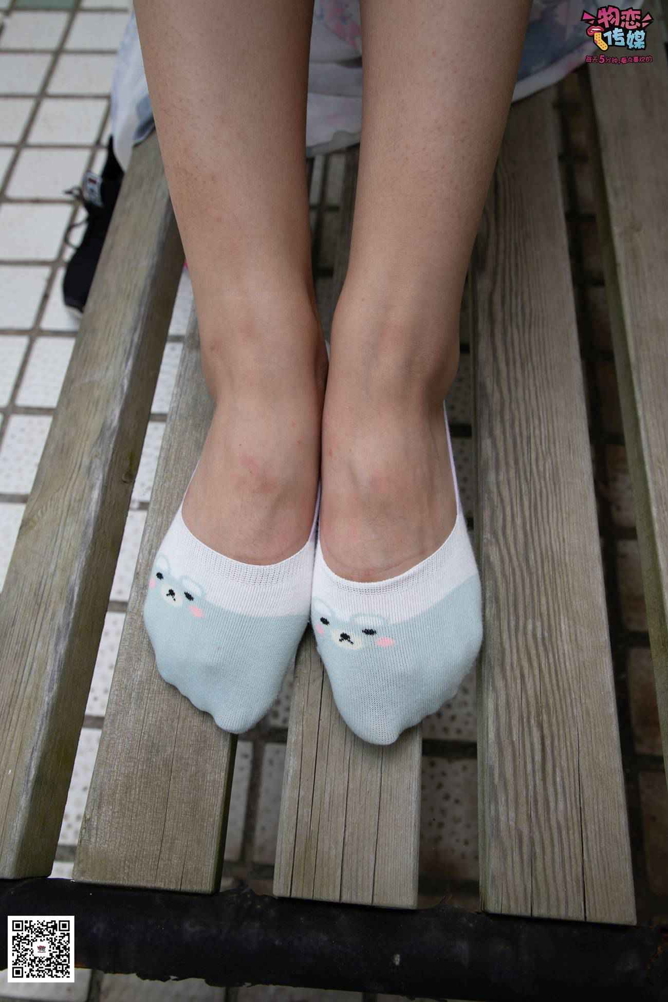 图片[18]-勿恋传媒 No.029 00后大二大眼睛女生哦。肉丝和小脚丫登场[154P] – 速更版-美库