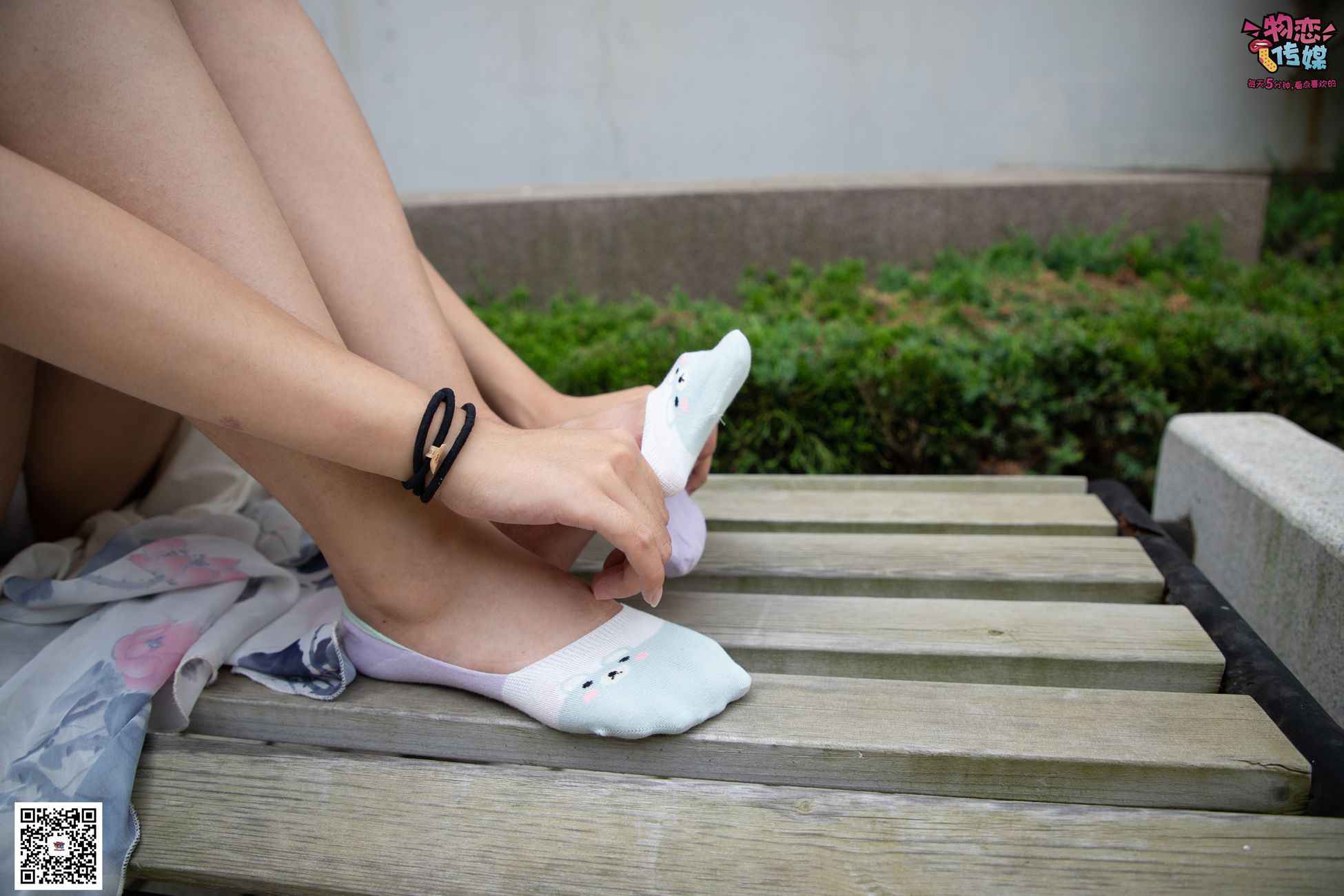 图片[25]-勿恋传媒 No.029 00后大二大眼睛女生哦。肉丝和小脚丫登场[154P] – 速更版-美库