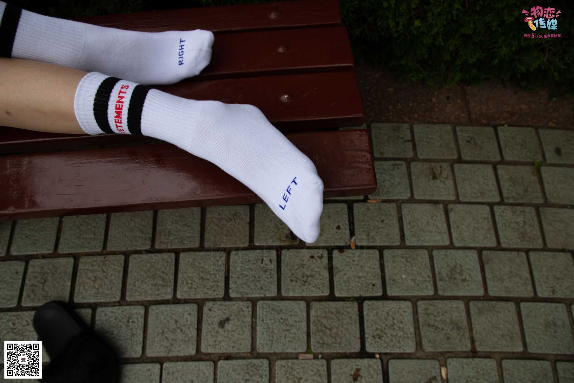 图片[10]-勿恋传媒 No.030 剑眉星目,烈焰红唇,玉姐范镁钕与可爱棉袜的反差萌 [189P] – 速更版-美库