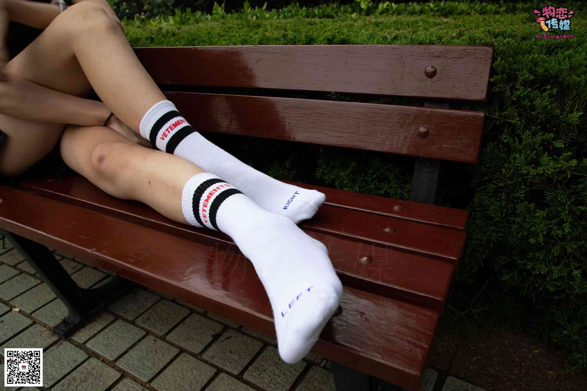 图片[14]-勿恋传媒 No.030 剑眉星目,烈焰红唇,玉姐范镁钕与可爱棉袜的反差萌 [189P] – 速更版-美库