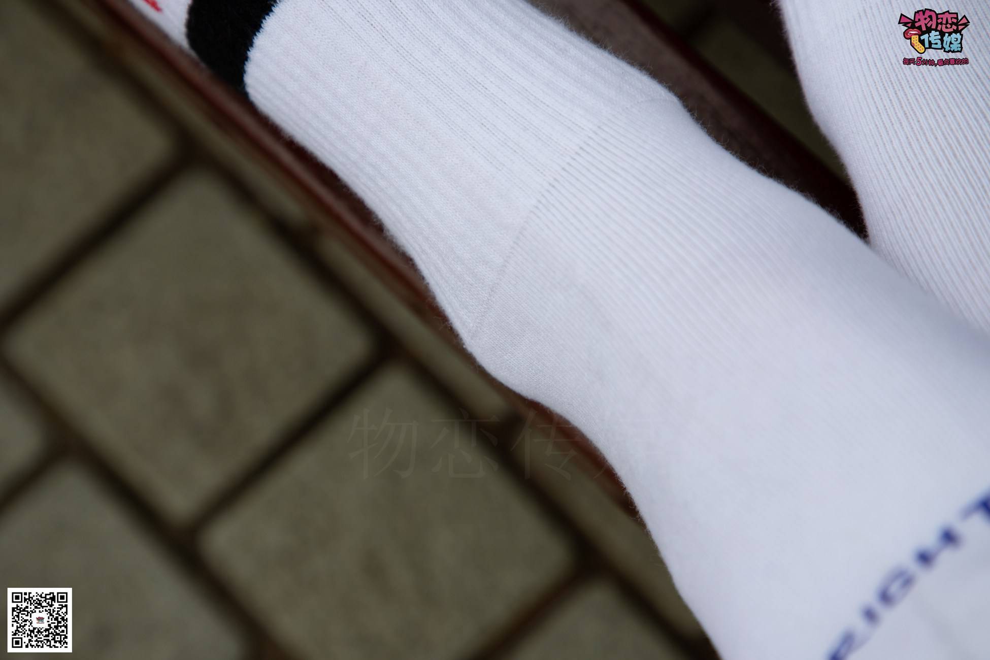 图片[17]-勿恋传媒 No.030 剑眉星目,烈焰红唇,玉姐范镁钕与可爱棉袜的反差萌 [189P] – 速更版-美库