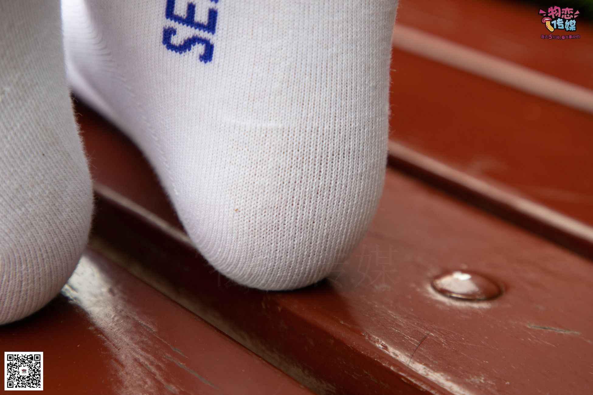 图片[18]-勿恋传媒 No.030 剑眉星目,烈焰红唇,玉姐范镁钕与可爱棉袜的反差萌 [189P] – 速更版-美库