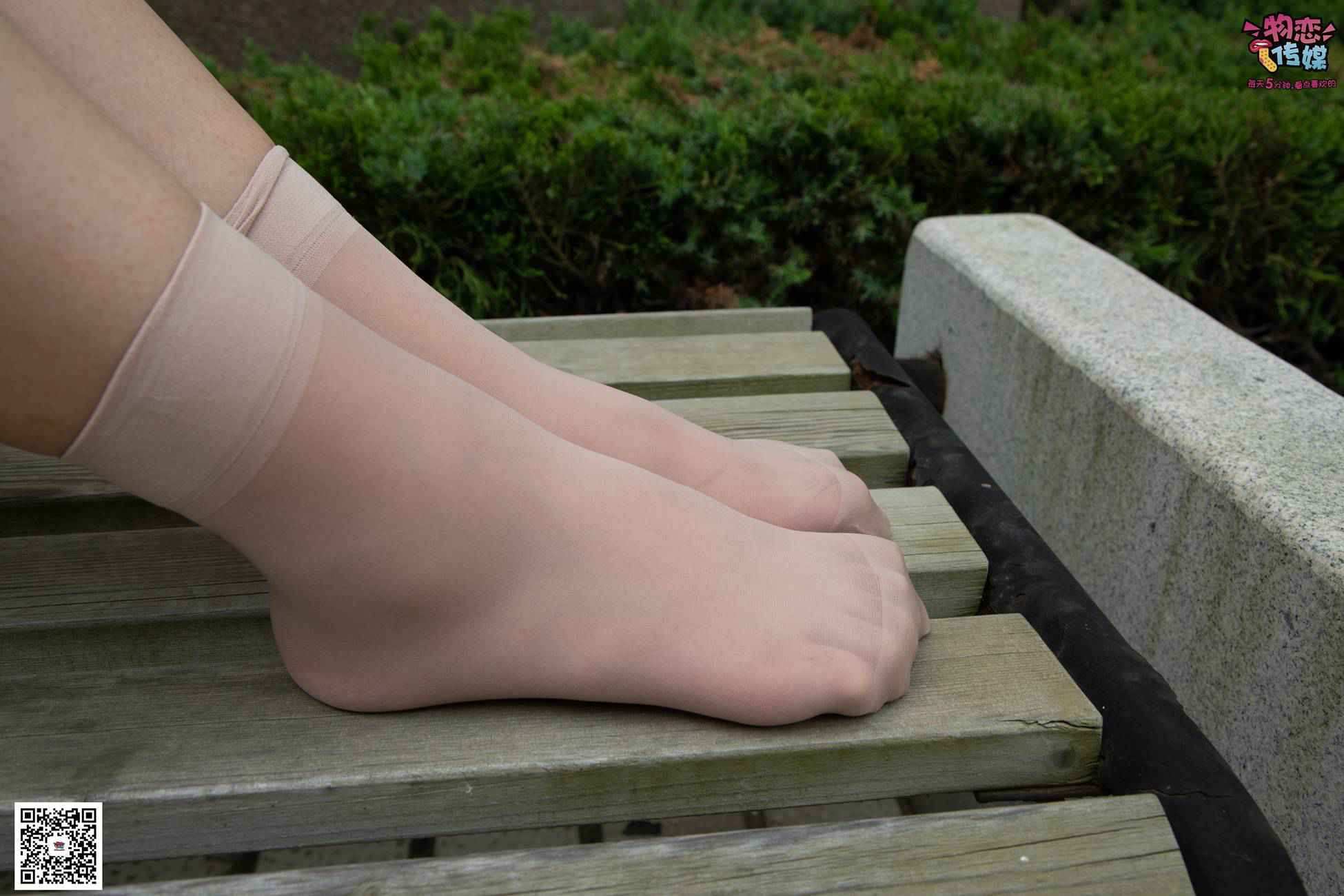 图片[40]-勿恋传媒 No.029 00后大二大眼睛女生哦。肉丝和小脚丫登场[154P] – 速更版-美库