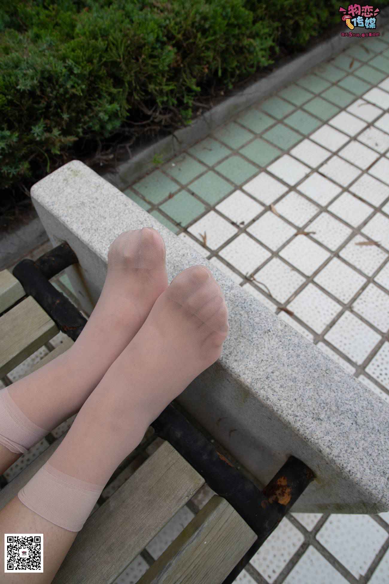 图片[42]-勿恋传媒 No.029 00后大二大眼睛女生哦。肉丝和小脚丫登场[154P] – 速更版-美库