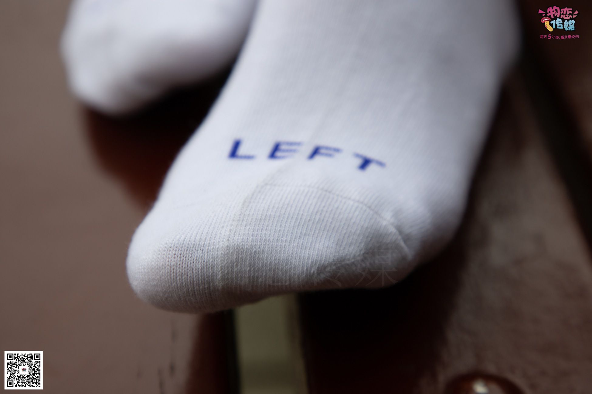 图片[27]-勿恋传媒 No.030 剑眉星目,烈焰红唇,玉姐范镁钕与可爱棉袜的反差萌 [189P] – 速更版-美库