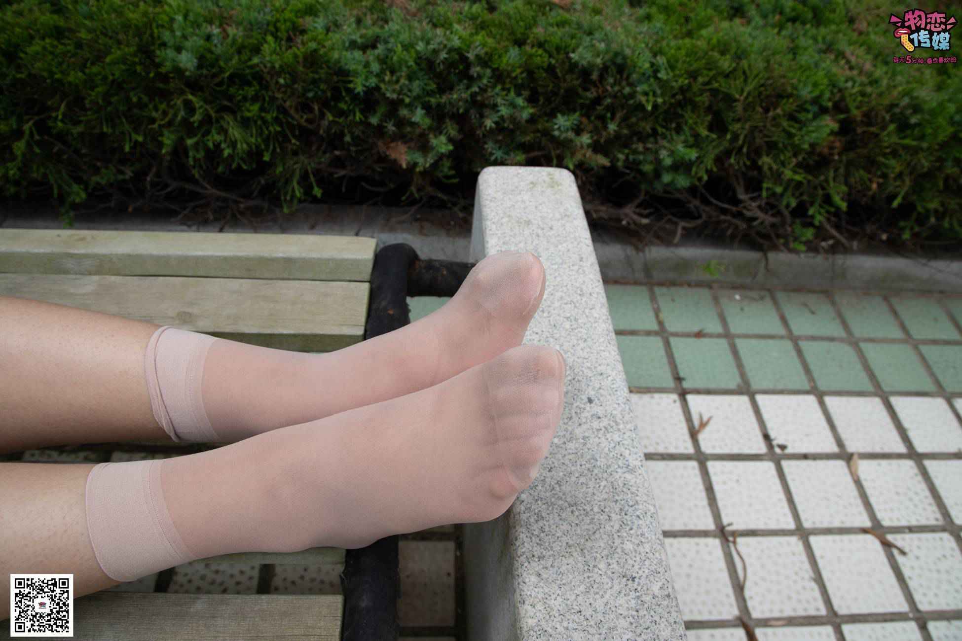 图片[49]-勿恋传媒 No.029 00后大二大眼睛女生哦。肉丝和小脚丫登场[154P] – 速更版-美库