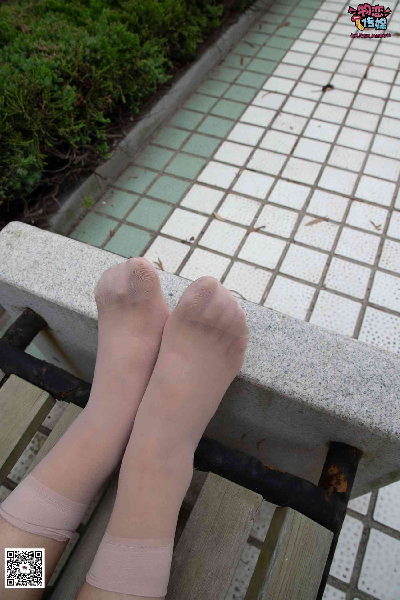 图片[53]-勿恋传媒 No.029 00后大二大眼睛女生哦。肉丝和小脚丫登场[154P] – 速更版-美库