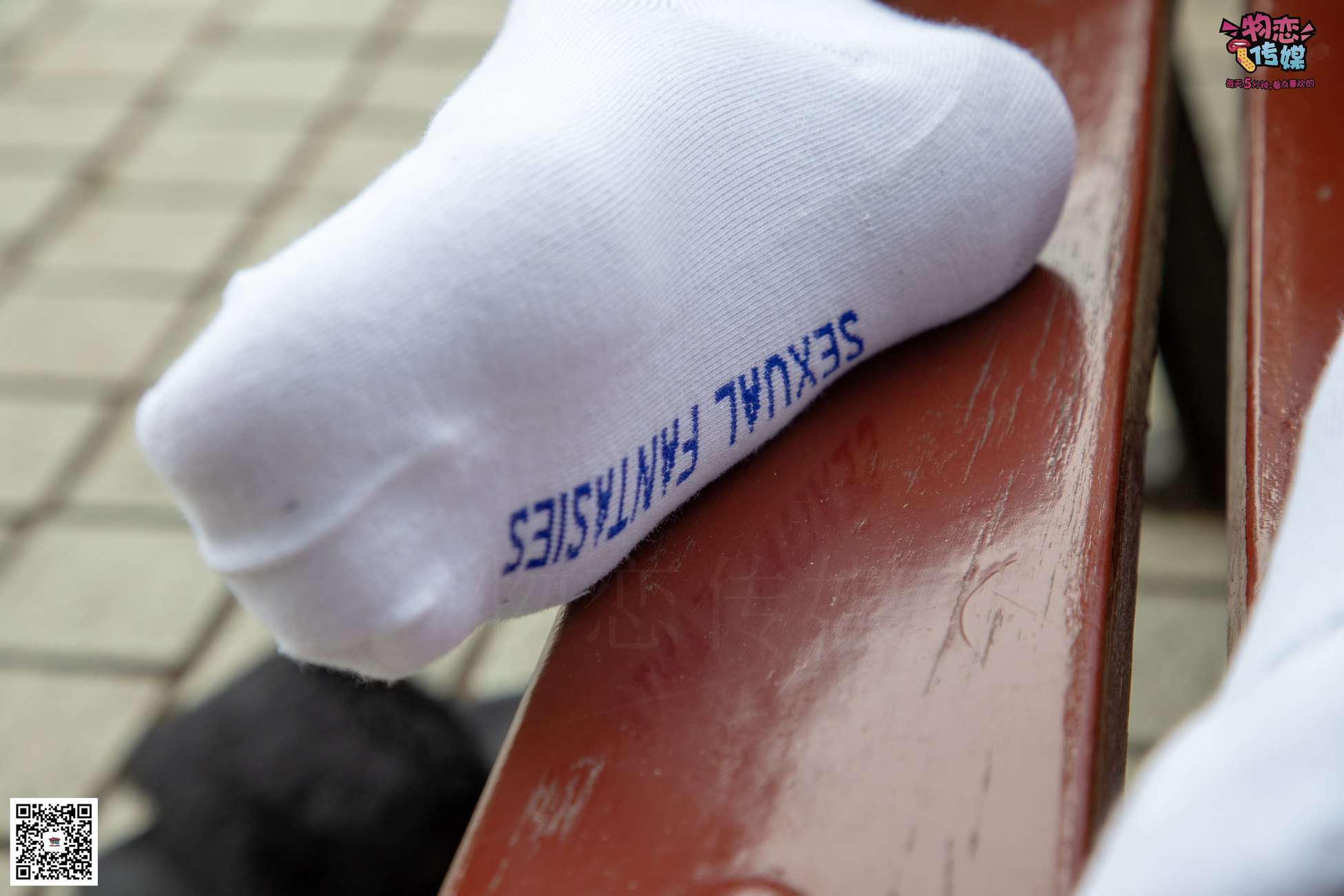 图片[35]-勿恋传媒 No.030 剑眉星目,烈焰红唇,玉姐范镁钕与可爱棉袜的反差萌 [189P] – 速更版-美库