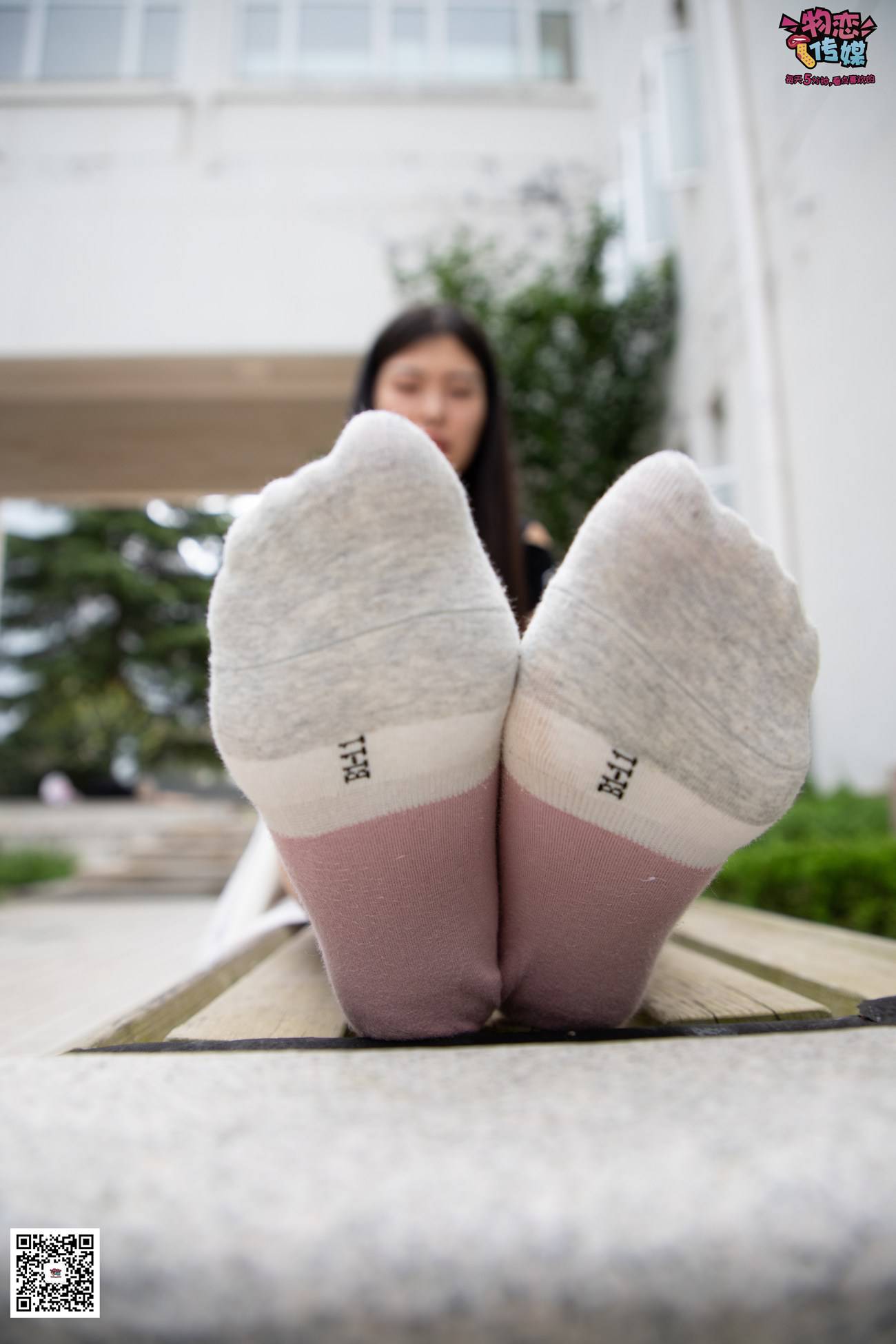 图片[103]-勿恋传媒 No.029 00后大二大眼睛女生哦。肉丝和小脚丫登场[154P] – 速更版-美库