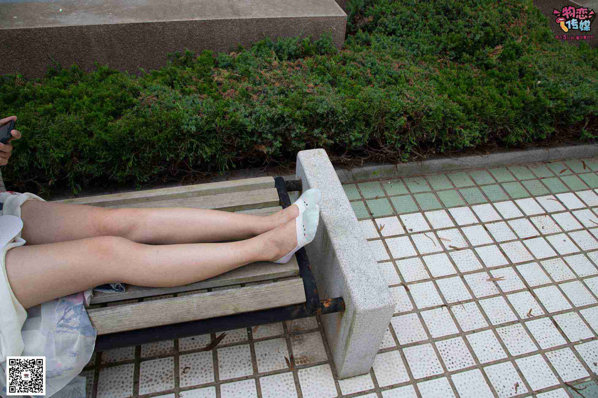 图片[142]-勿恋传媒 No.029 00后大二大眼睛女生哦。肉丝和小脚丫登场[154P] – 速更版-美库