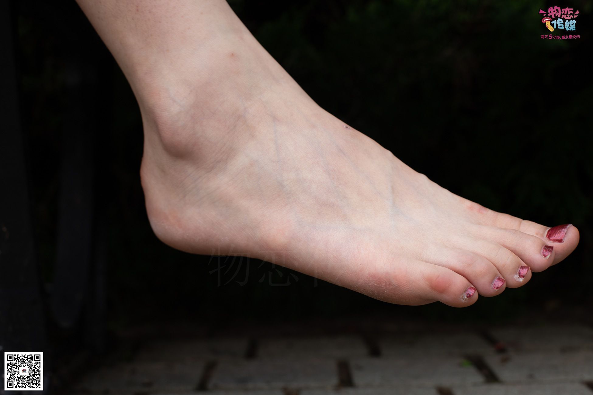 图片[130]-勿恋传媒 No.030 剑眉星目,烈焰红唇,玉姐范镁钕与可爱棉袜的反差萌 [189P] – 速更版-美库