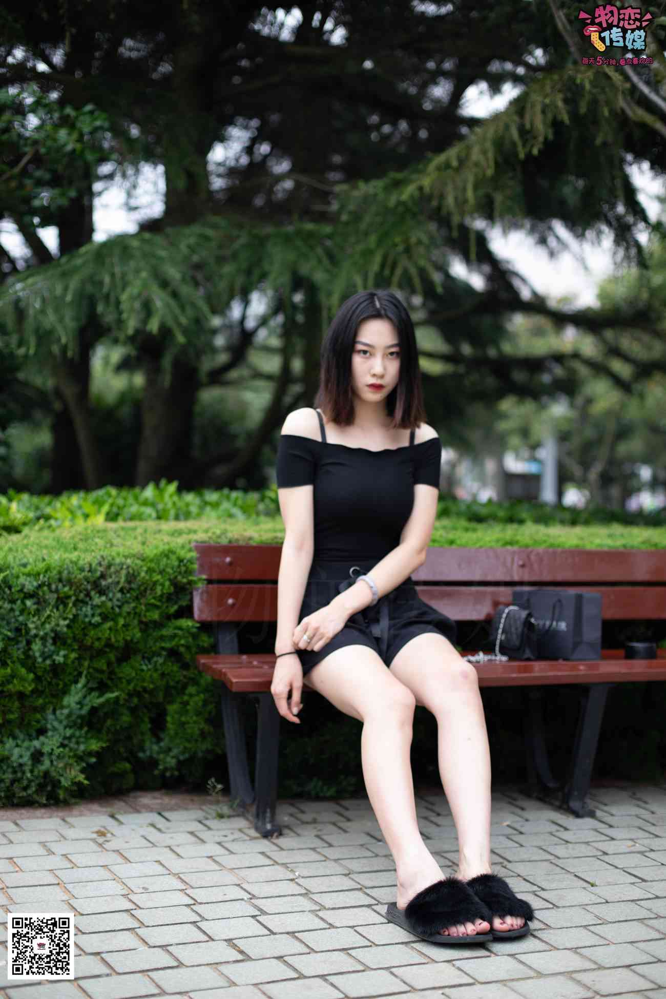 图片[168]-勿恋传媒 No.030 剑眉星目,烈焰红唇,玉姐范镁钕与可爱棉袜的反差萌 [189P] – 速更版-美库