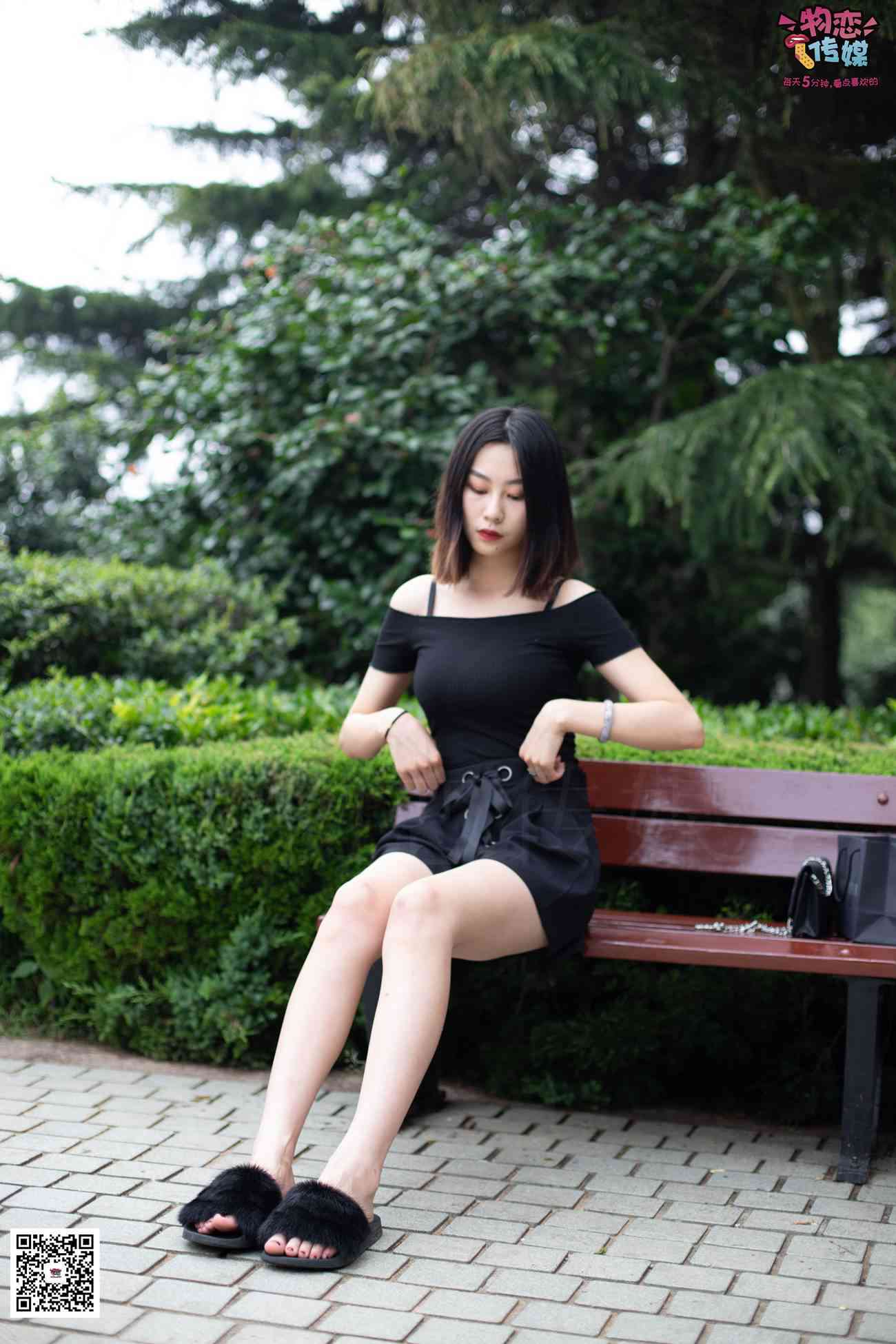 图片[171]-勿恋传媒 No.030 剑眉星目,烈焰红唇,玉姐范镁钕与可爱棉袜的反差萌 [189P] – 速更版-美库