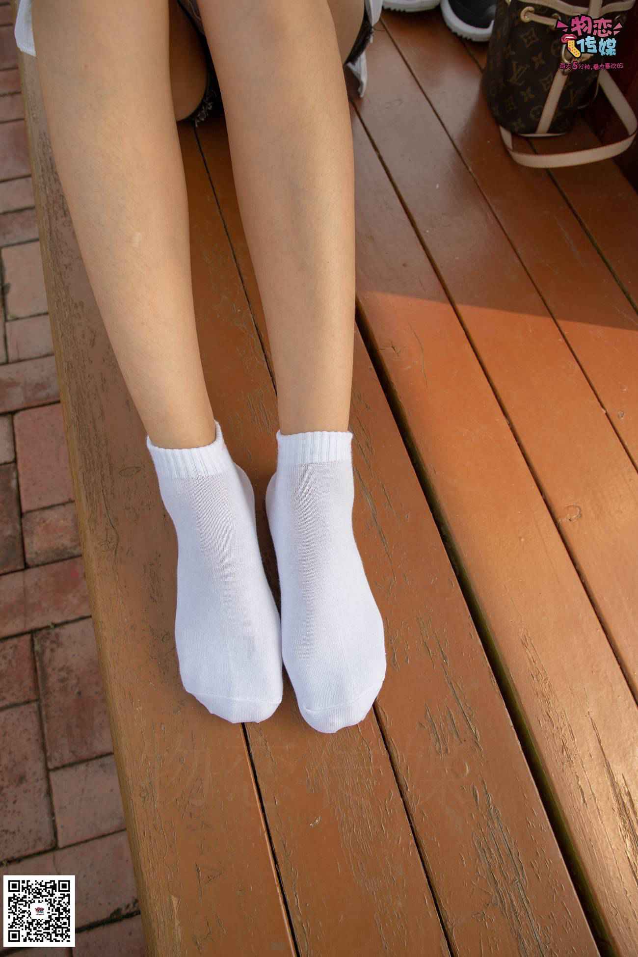 图片[22]-物恋传媒 No.032 清水出芙蓉,天然去雕饰,黑色跑鞋配纯纯白棉袜 [178P] – 速更版-美库