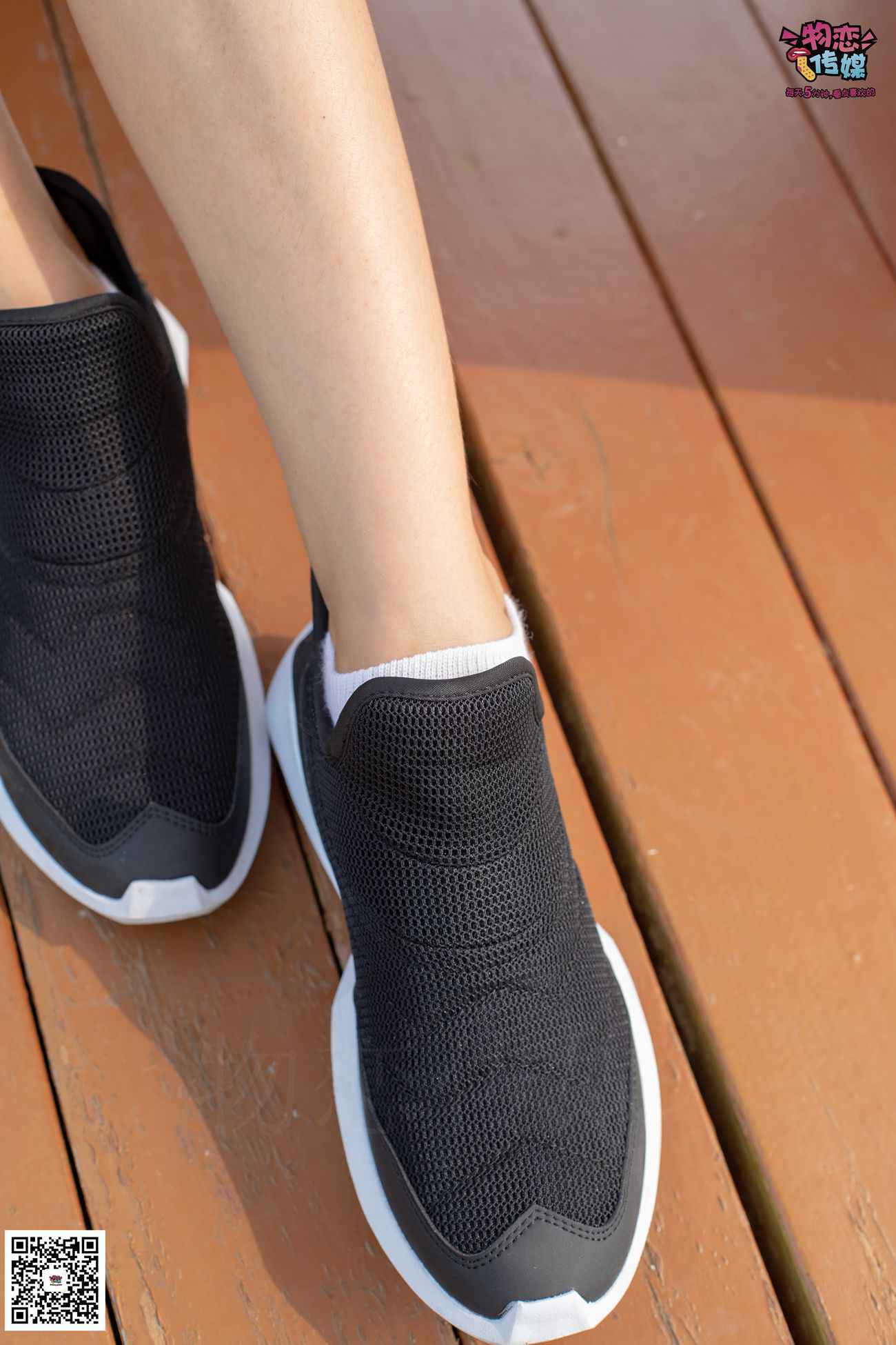 图片[111]-物恋传媒 No.032 清水出芙蓉,天然去雕饰,黑色跑鞋配纯纯白棉袜 [178P] – 速更版-美库