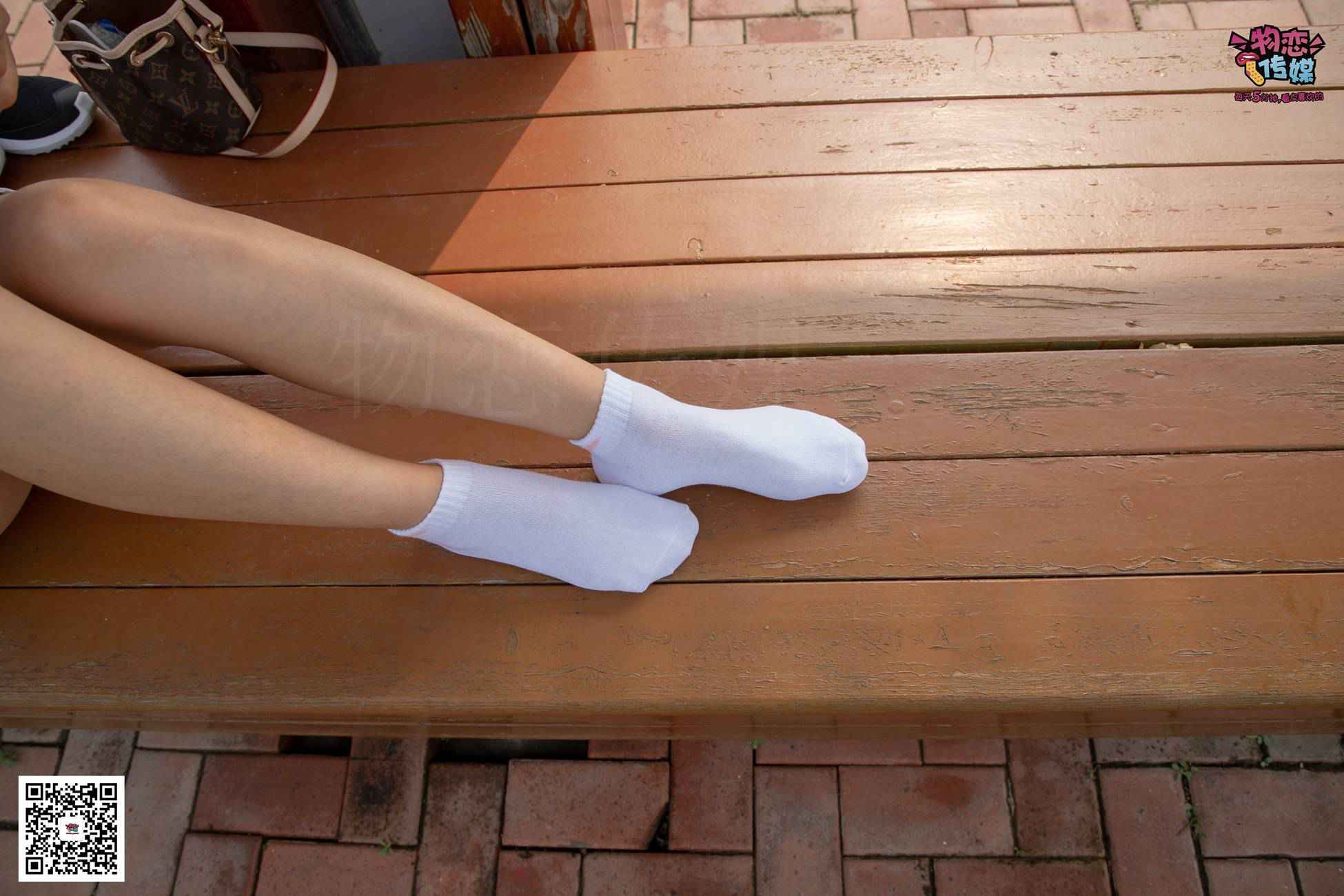 图片[176]-物恋传媒 No.032 清水出芙蓉,天然去雕饰,黑色跑鞋配纯纯白棉袜 [178P] – 速更版-美库