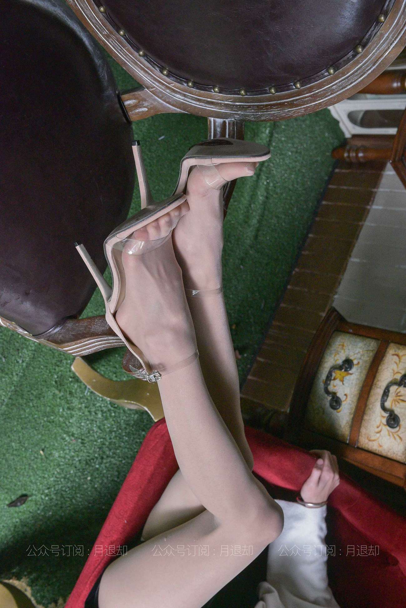 图片[72]-[IESS异思趣向] 耽丝 210307 红椅上舞蹈的肉丝小六[91P] – 速更版-美库