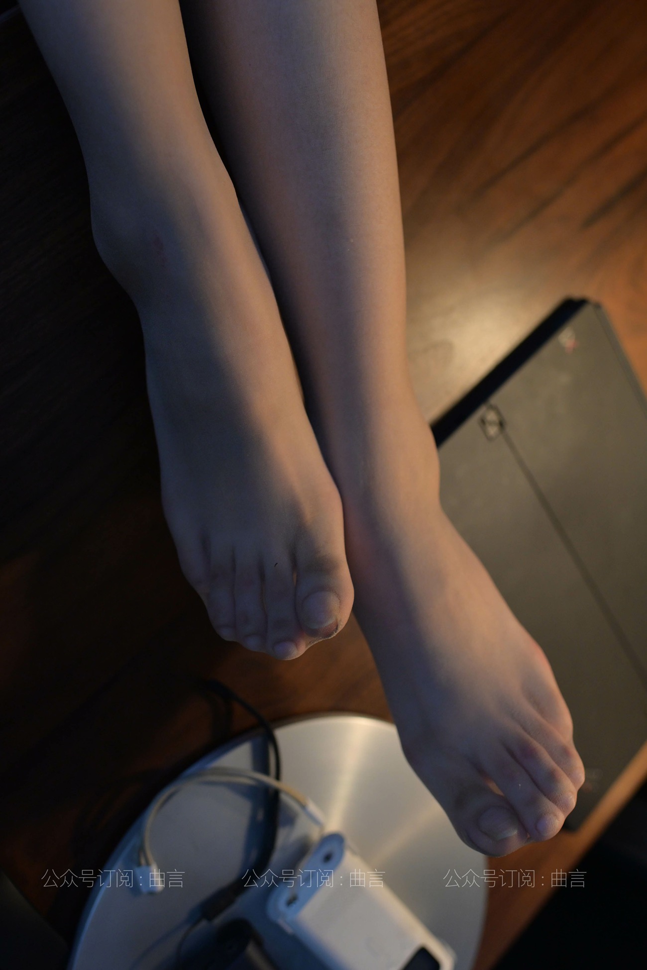 图片[47]-[IESS异思趣向] 耽丝 210401 肉肉的性感红裙 [85P] – 速更版-美库