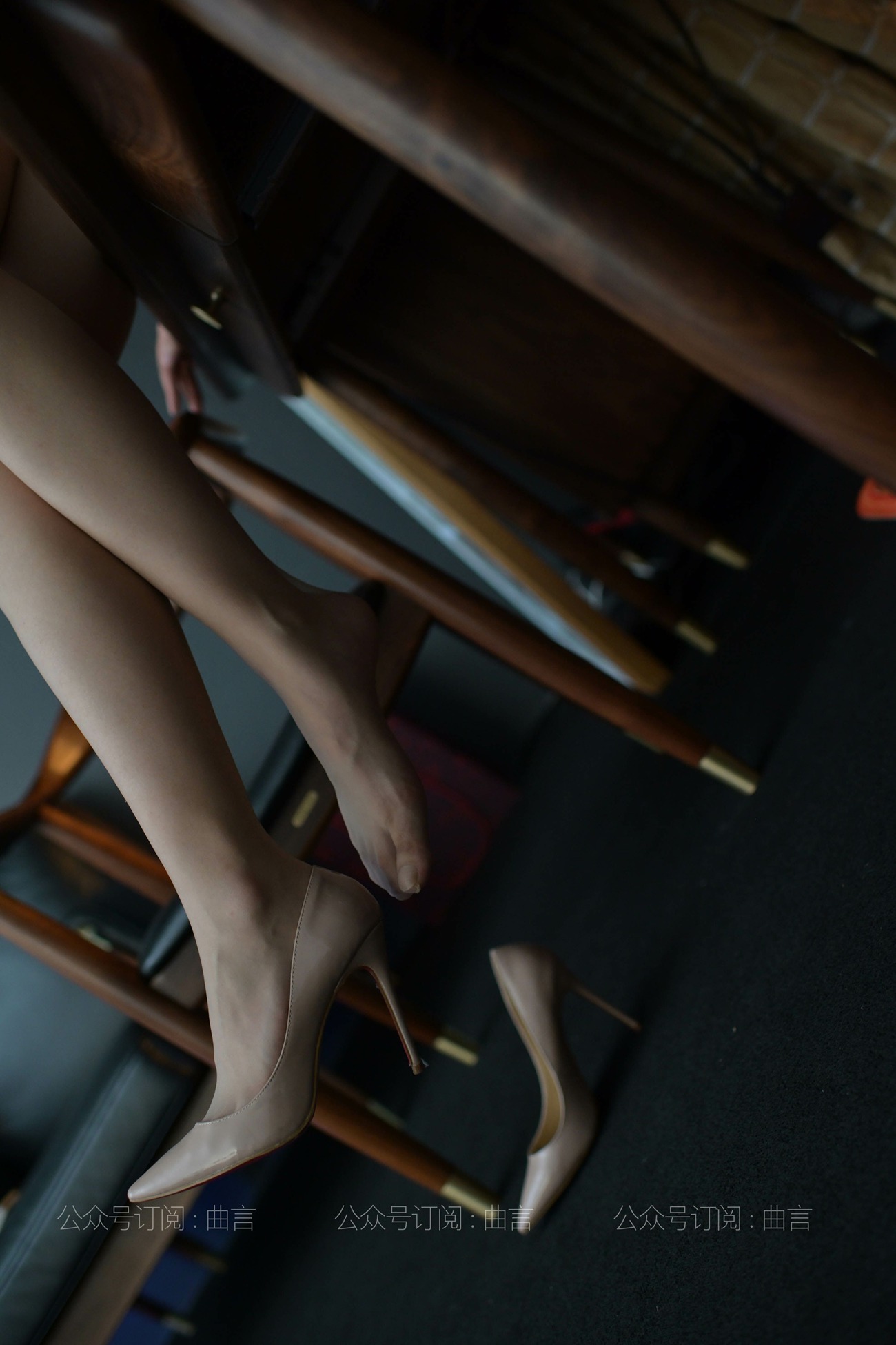 图片[61]-[IESS异思趣向] 耽丝 210401 肉肉的性感红裙 [85P] – 速更版-美库