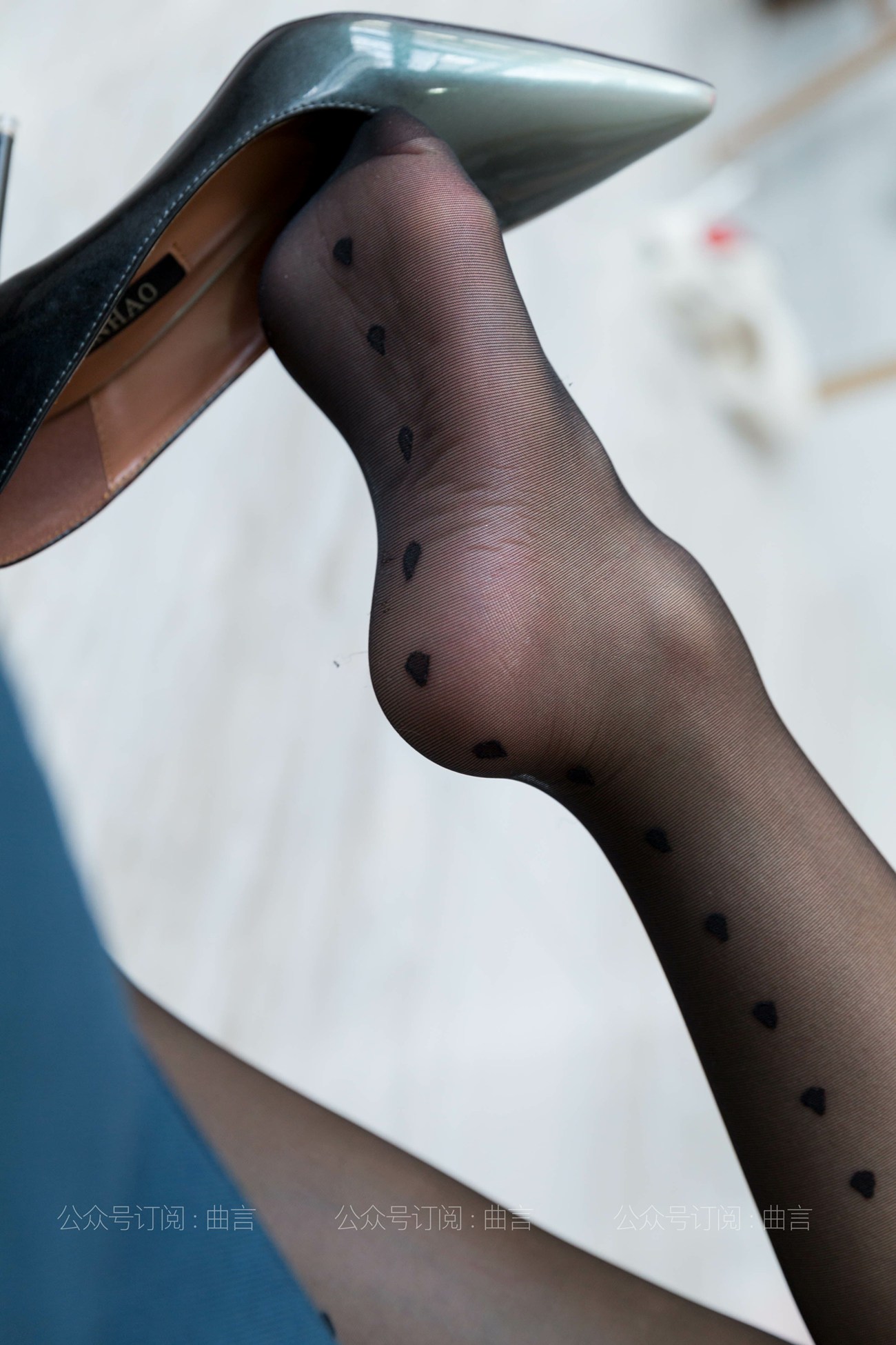 图片[59]-[IESS异思趣向] 耽丝 210402 蓝色沙发上的秋秋 [88P] – 速更版-美库