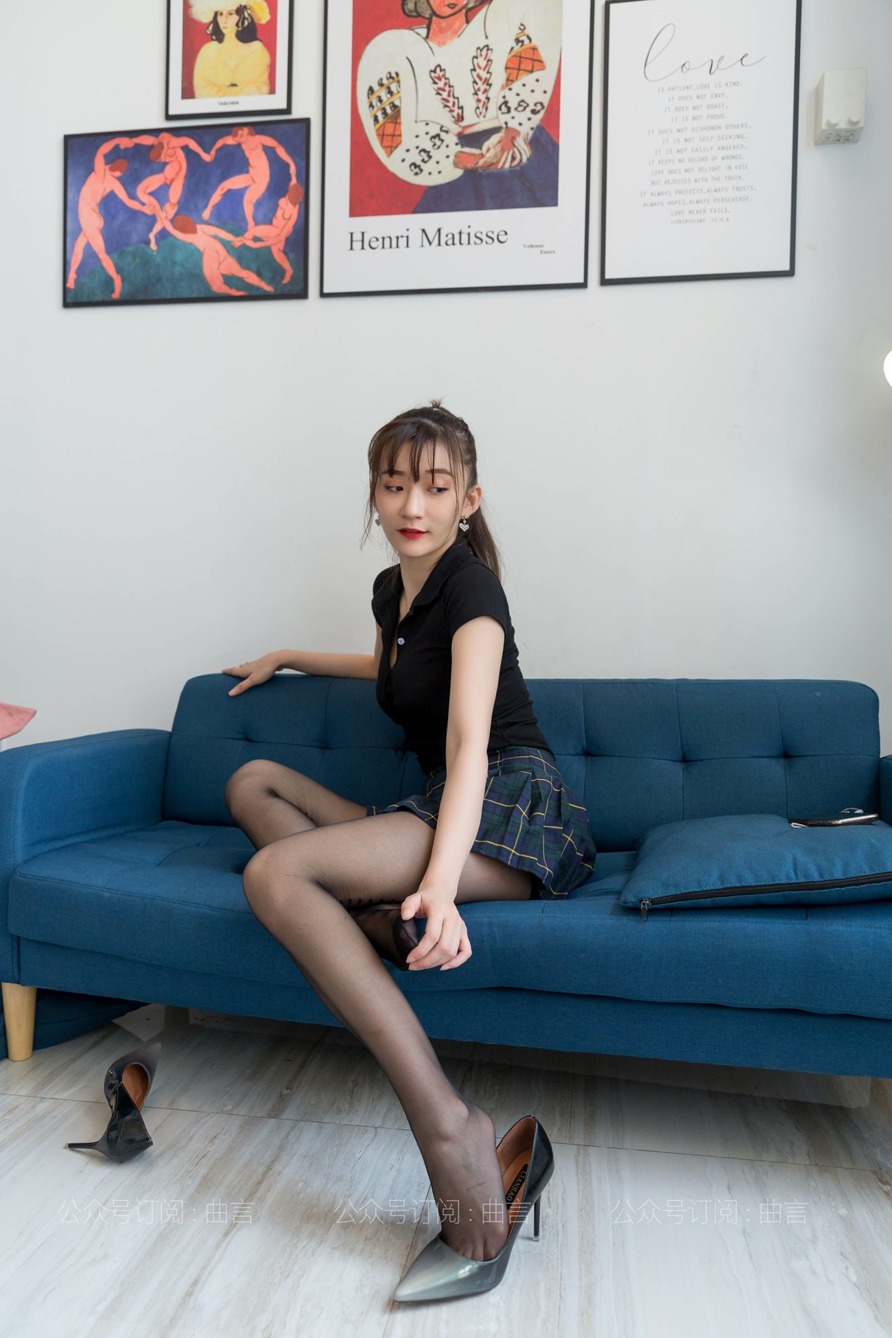 图片[76]-[IESS异思趣向] 耽丝 210402 蓝色沙发上的秋秋 [88P] – 速更版-美库