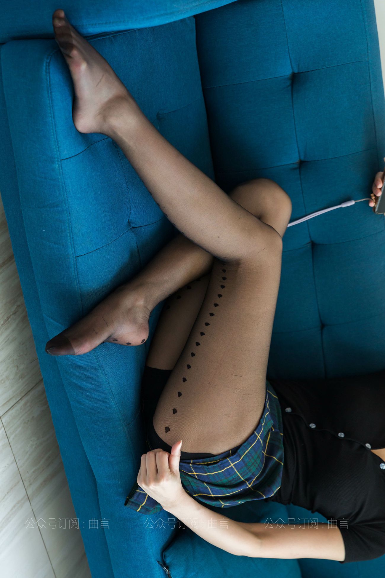 图片[89]-[IESS异思趣向] 耽丝 210402 蓝色沙发上的秋秋 [88P] – 速更版-美库